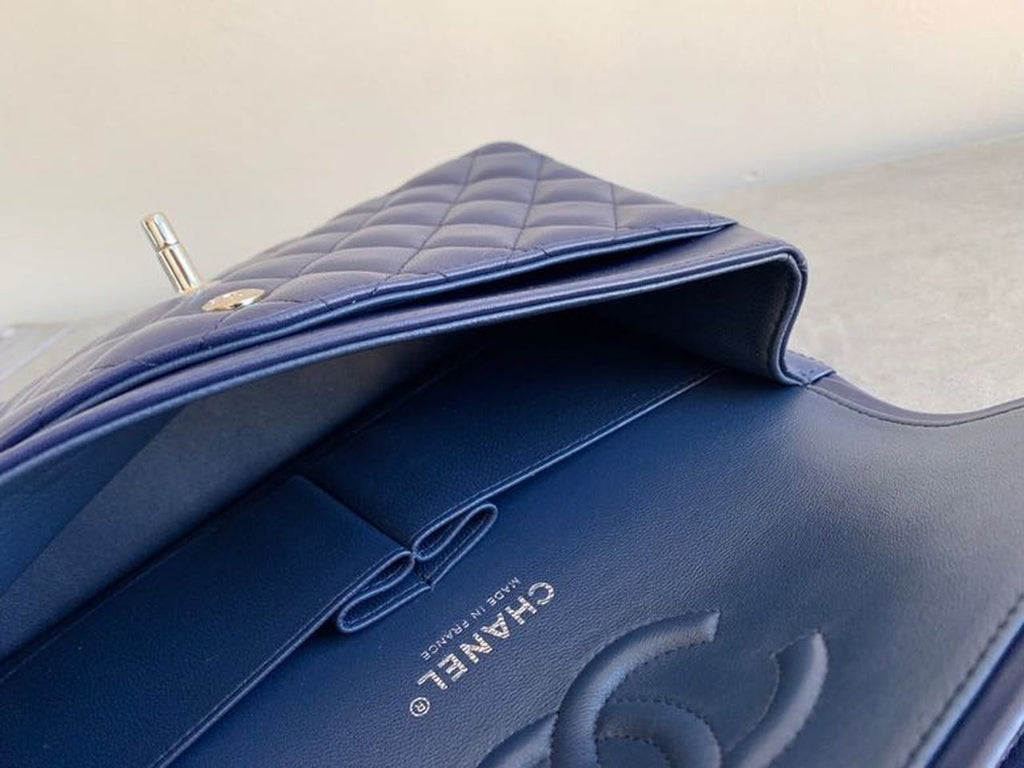 Chanel Classic Handbag Navy Blue For Women Bags, Shoulder And Crossbody Bags 10.2in/26cm A01112