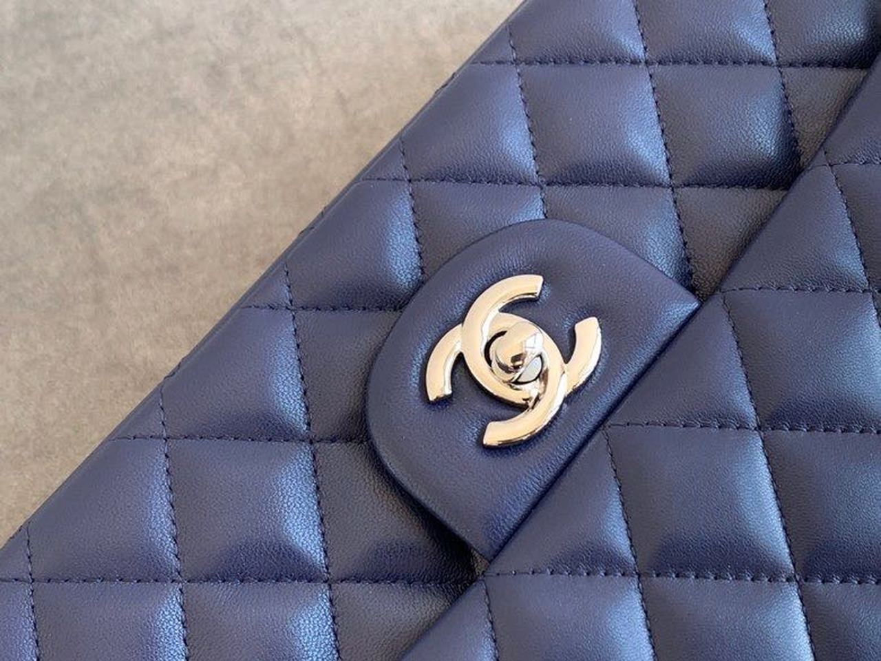 Chanel Classic Handbag Navy Blue For Women Bags, Shoulder And Crossbody Bags 10.2in/26cm A01112