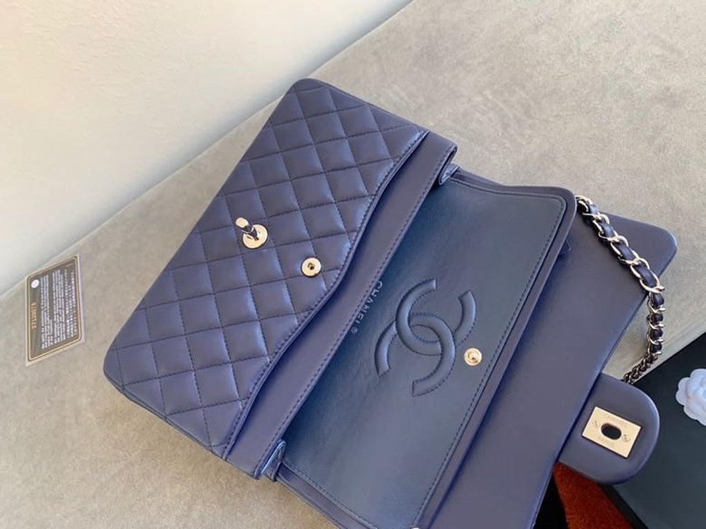 Chanel Classic Handbag Navy Blue For Women, Women’s Bags, Shoulder And Crossbody Bags 10.2in/26cm A01112