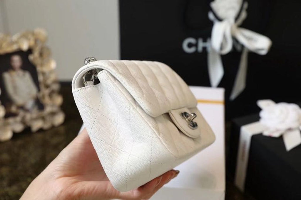 Chanel Classic Mini Flap Bag SiLouis Vuittoner Hardware White For Women 6.6in/17cm A35200