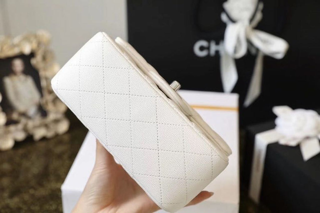 Chanel Classic Mini Flap Bag SiLouis Vuittoner Hardware White For Women 6.6in/17cm A35200