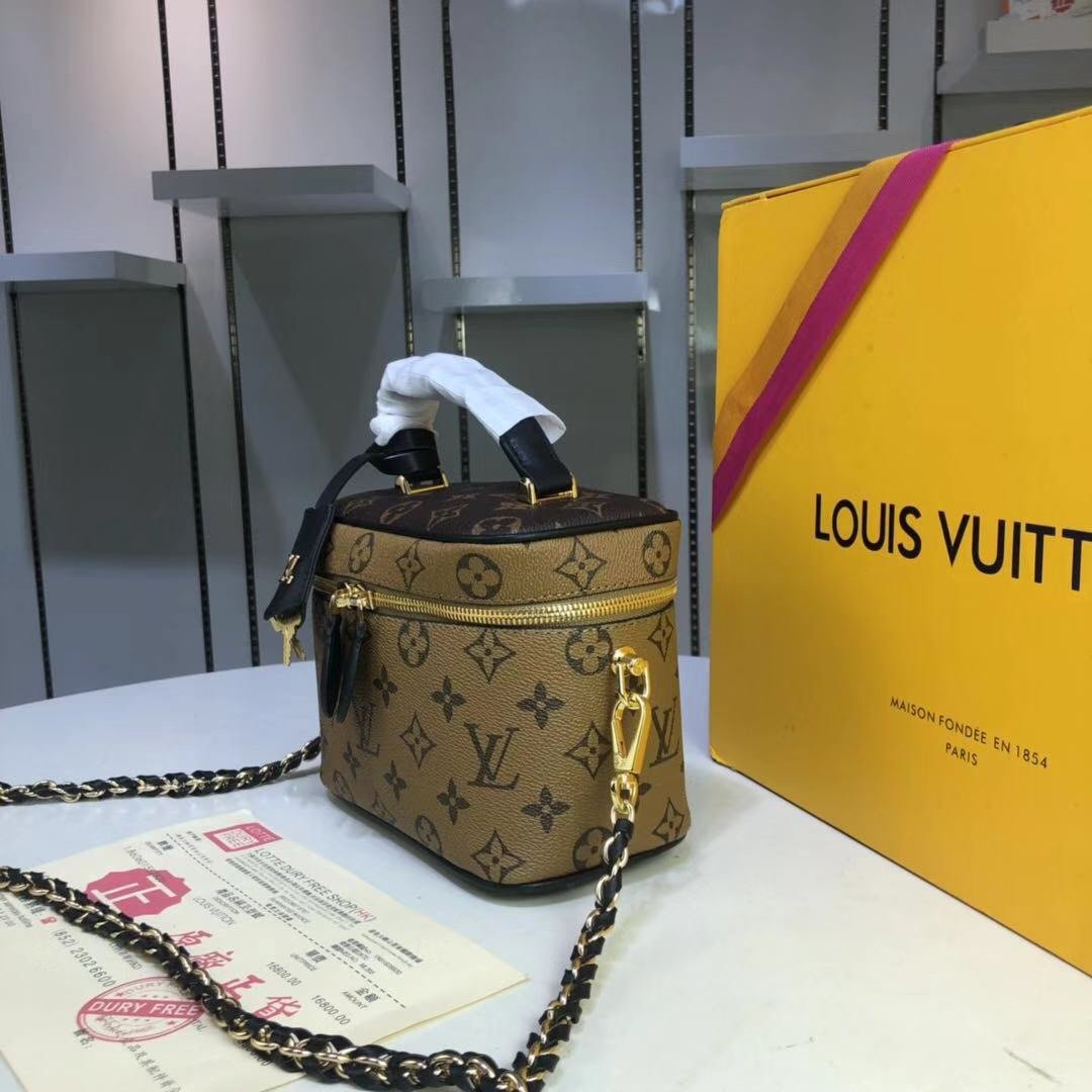 Elite Carryalls