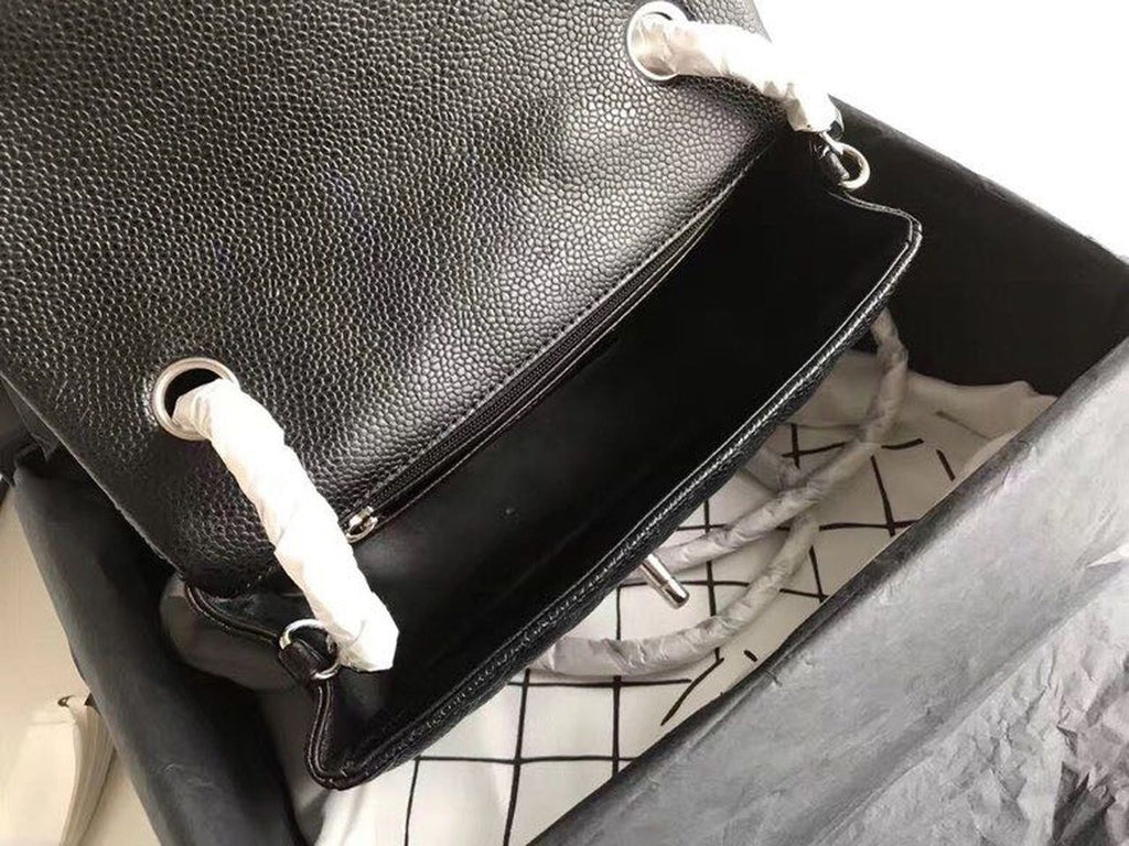 ChanelSmall Classic Handbag SiLouis Vuittoner Hardware Black For Women Bags, Shoulder and Crossbody Bags 7.8in/20cm A01113