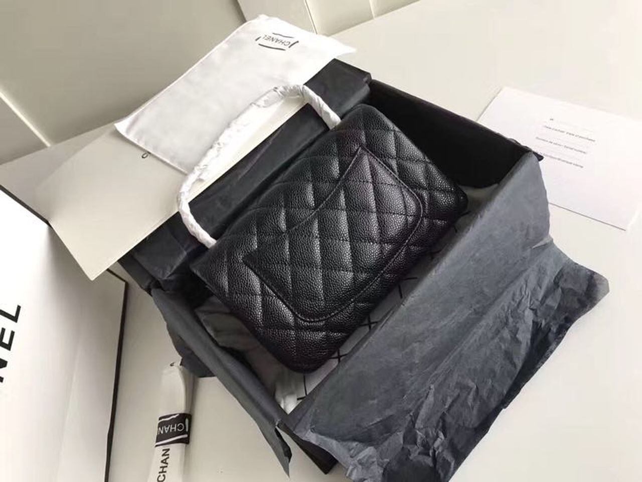 ChanelSmall Classic Handbag SiLouis Vuittoner Hardware Black For Women, Women’s Bags, Shoulder and Crossbody Bags 7.8in/20cm A01113