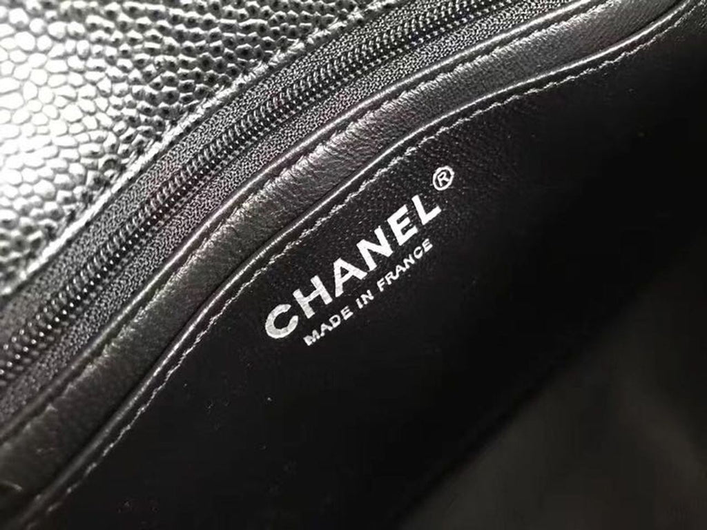 ChanelSmall Classic Handbag SiLouis Vuittoner Hardware Black For Women Bags, Shoulder and Crossbody Bags 7.8in/20cm A01113
