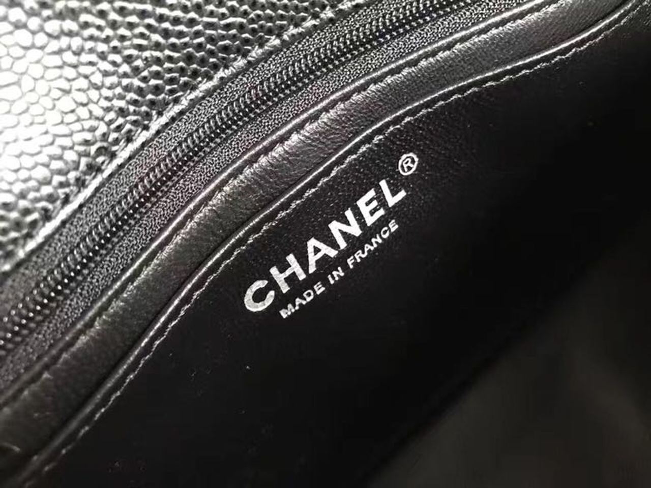 ChanelSmall Classic Handbag SiLouis Vuittoner Hardware Black For Women, Women’s Bags, Shoulder and Crossbody Bags 7.8in/20cm A01113