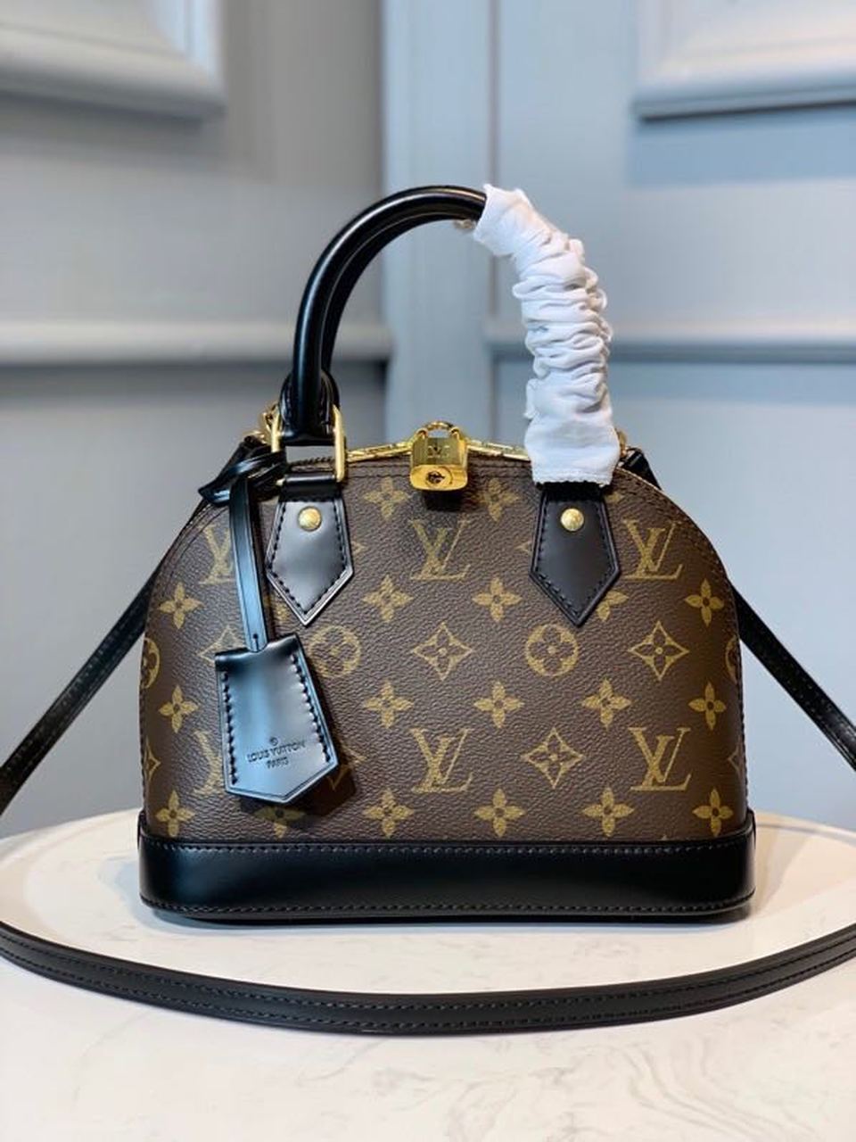 Louis Vuitton Alma Monogram Canvas For Women,  Shoulder And Crossbody Bags 9.8in/24cm Louis Vuitton M53152