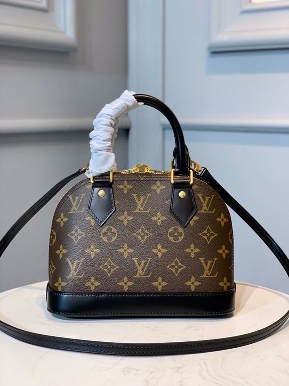 Louis Vuitton Alma Monogram Canvas For Women,  Shoulder And Crossbody Bags 9.8in/24cm Louis Vuitton M53152