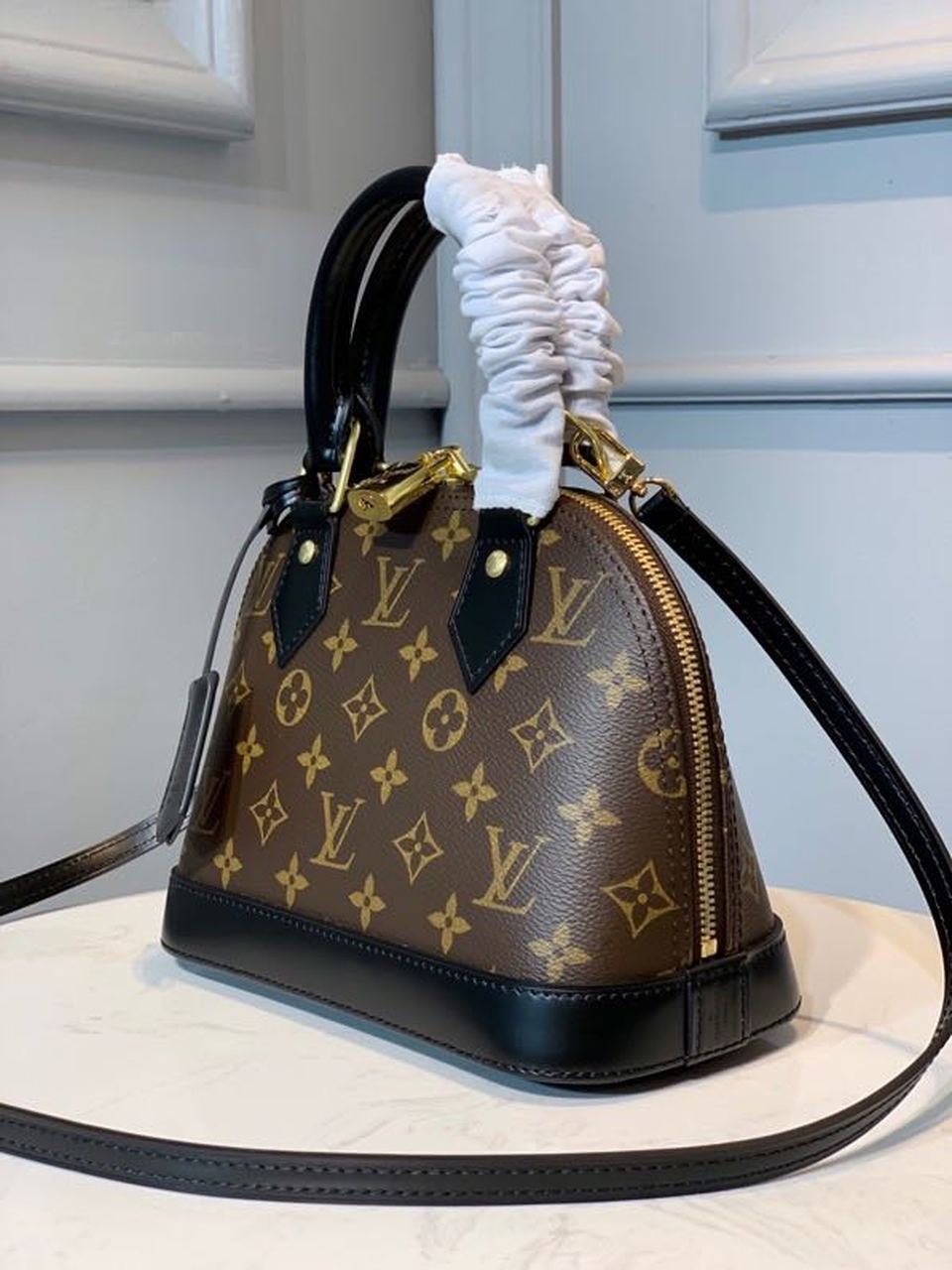 Louis Vuitton Alma Monogram Canvas For Women,  Shoulder And Crossbody Bags 9.8in/24cm Louis Vuitton M53152