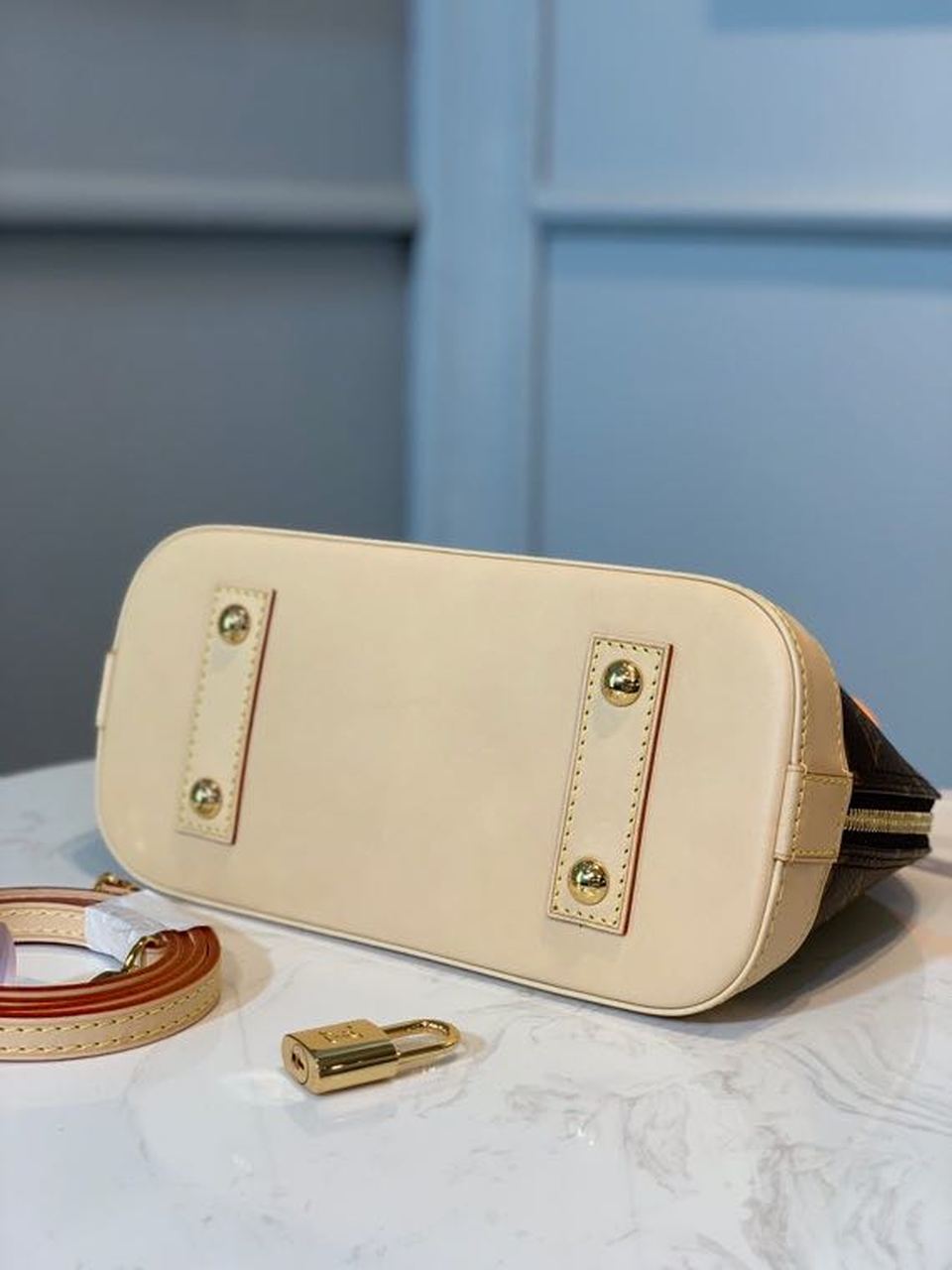 Louis Vuitton Alma Monogram Canvas Beige For Women,  Shoulder And Crossbody Bags 9.2in/23.5cm Louis Vuitton M53152
