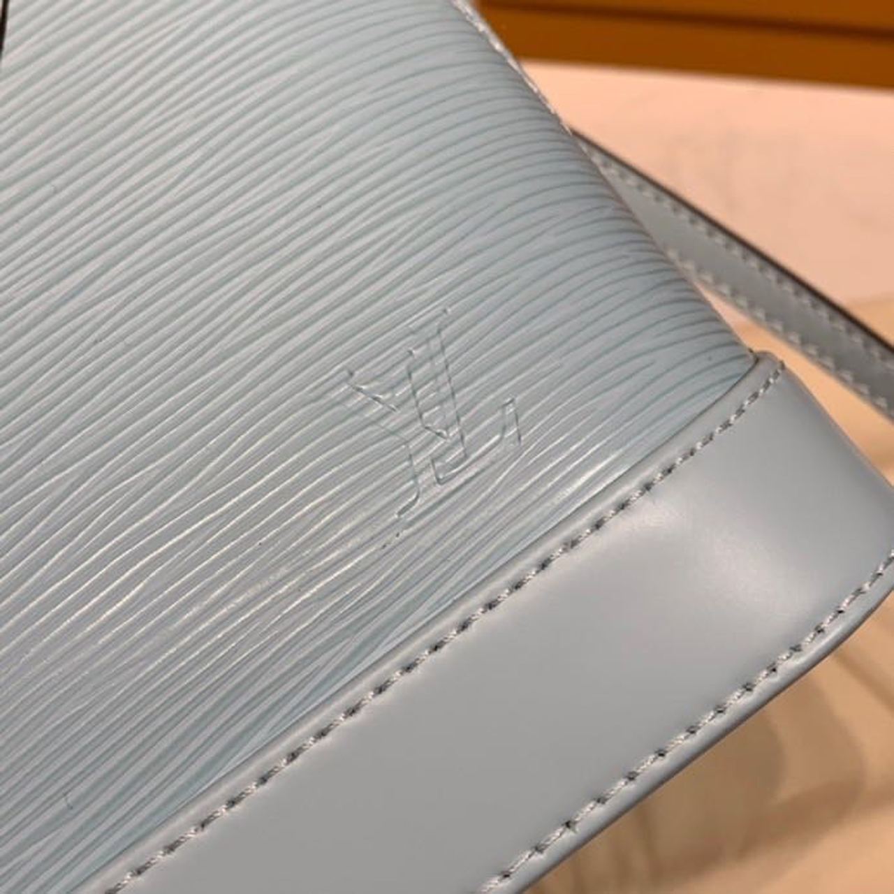 Louis Vuitton Alma Epi Seaside Blue For Women, WomenÃƒÂ¢Ã¢â€šÂ¬Ã¢â€žÂ¢s Handbags, Shoulder And Crossbody Bags 9.2in/23.5cm Louis Vuitton M56206