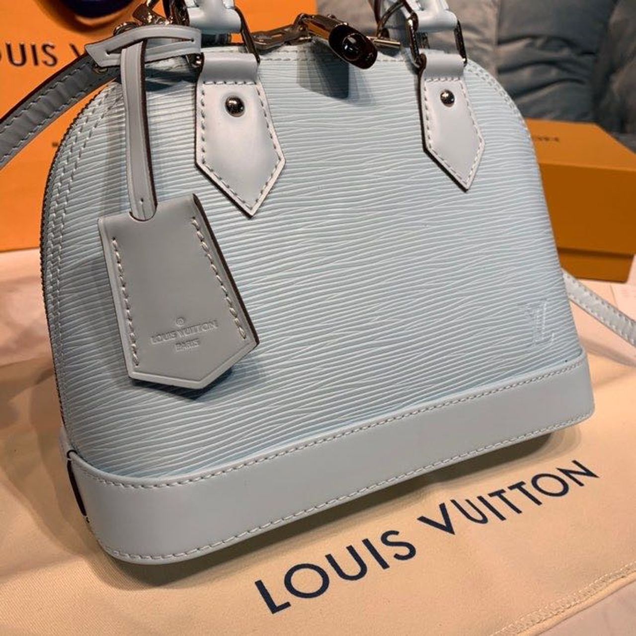 Louis Vuitton Alma Epi Seaside Blue For Women, WomenÃƒÂ¢Ã¢â€šÂ¬Ã¢â€žÂ¢s Handbags, Shoulder And Crossbody Bags 9.2in/23.5cm Louis Vuitton M56206