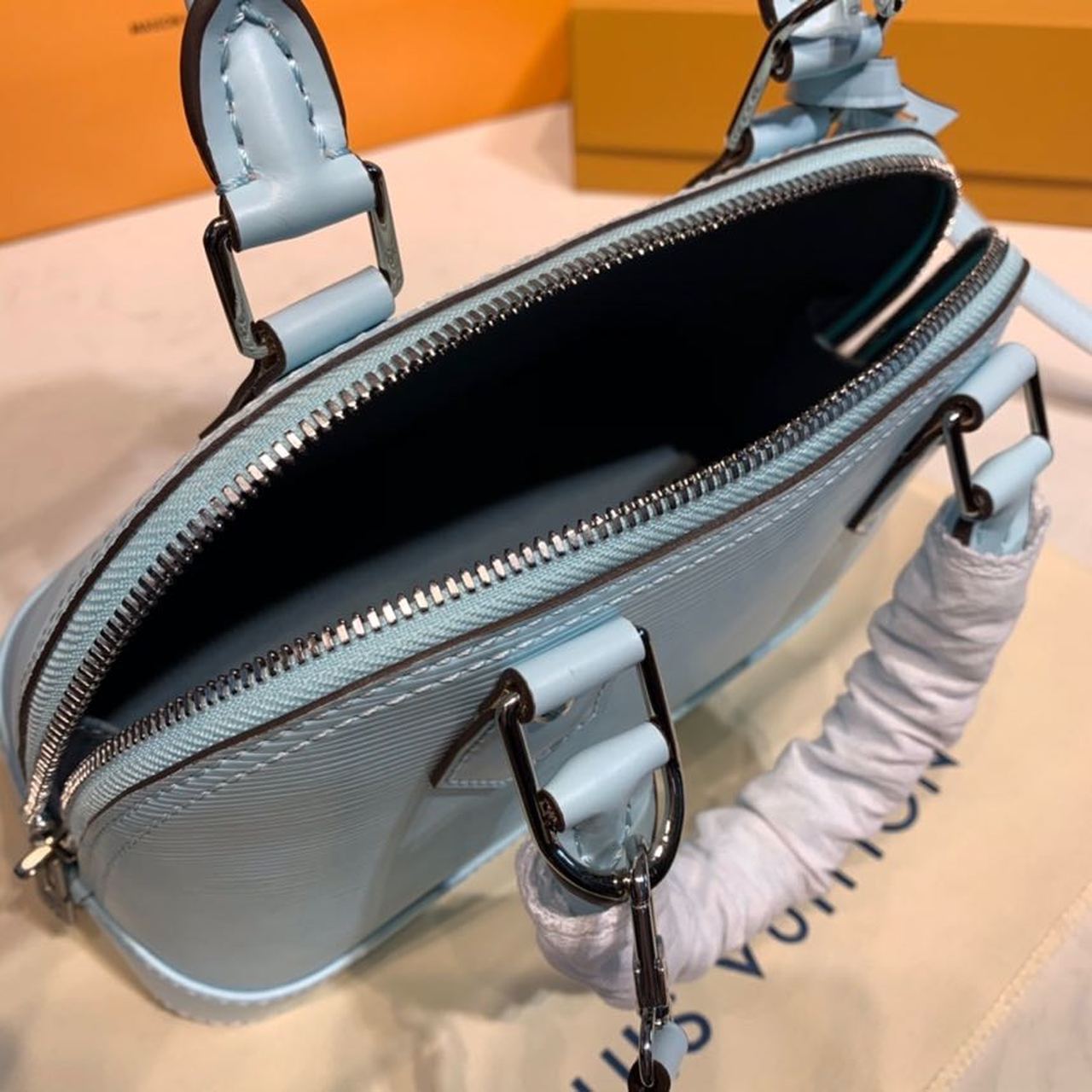Louis Vuitton Alma BB Epi Seaside Blue For Women, Women’s Handbags, Shoulder And Crossbody Bags 9.2in/23.5cm Louis Vuitton M56206