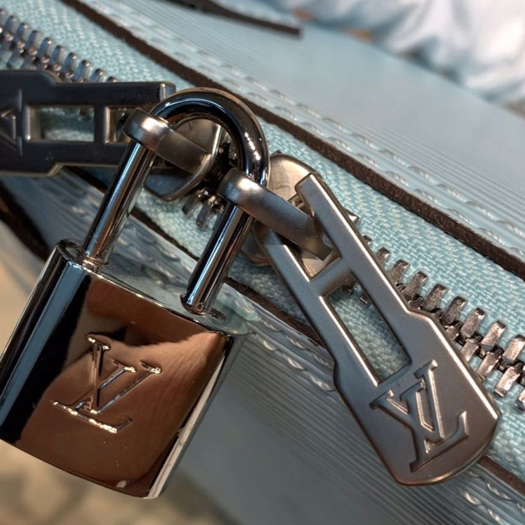 Louis Vuitton Alma Epi Seaside Blue For Women, WomenÃƒÂ¢Ã¢â€šÂ¬Ã¢â€žÂ¢s Handbags, Shoulder And Crossbody Bags 9.2in/23.5cm Louis Vuitton M56206