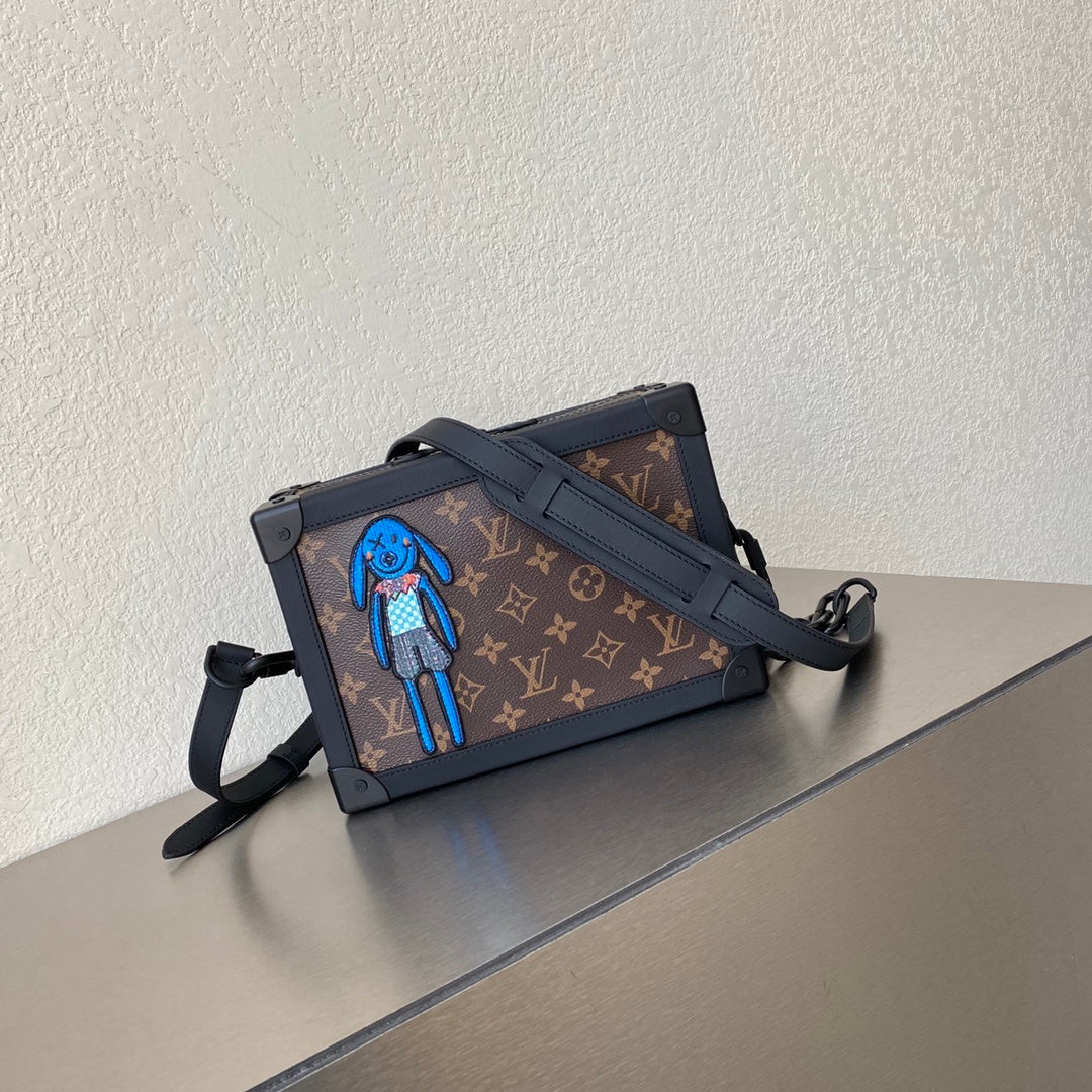Louis Vuitton Soft Trunk Monogram Canvas For Men, Bags, Shoulder And Crossbody Bags 9.8in/25cm Louis Vuitton M45619