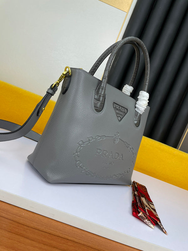 Barnes-Bags - Prada Bags - 784
