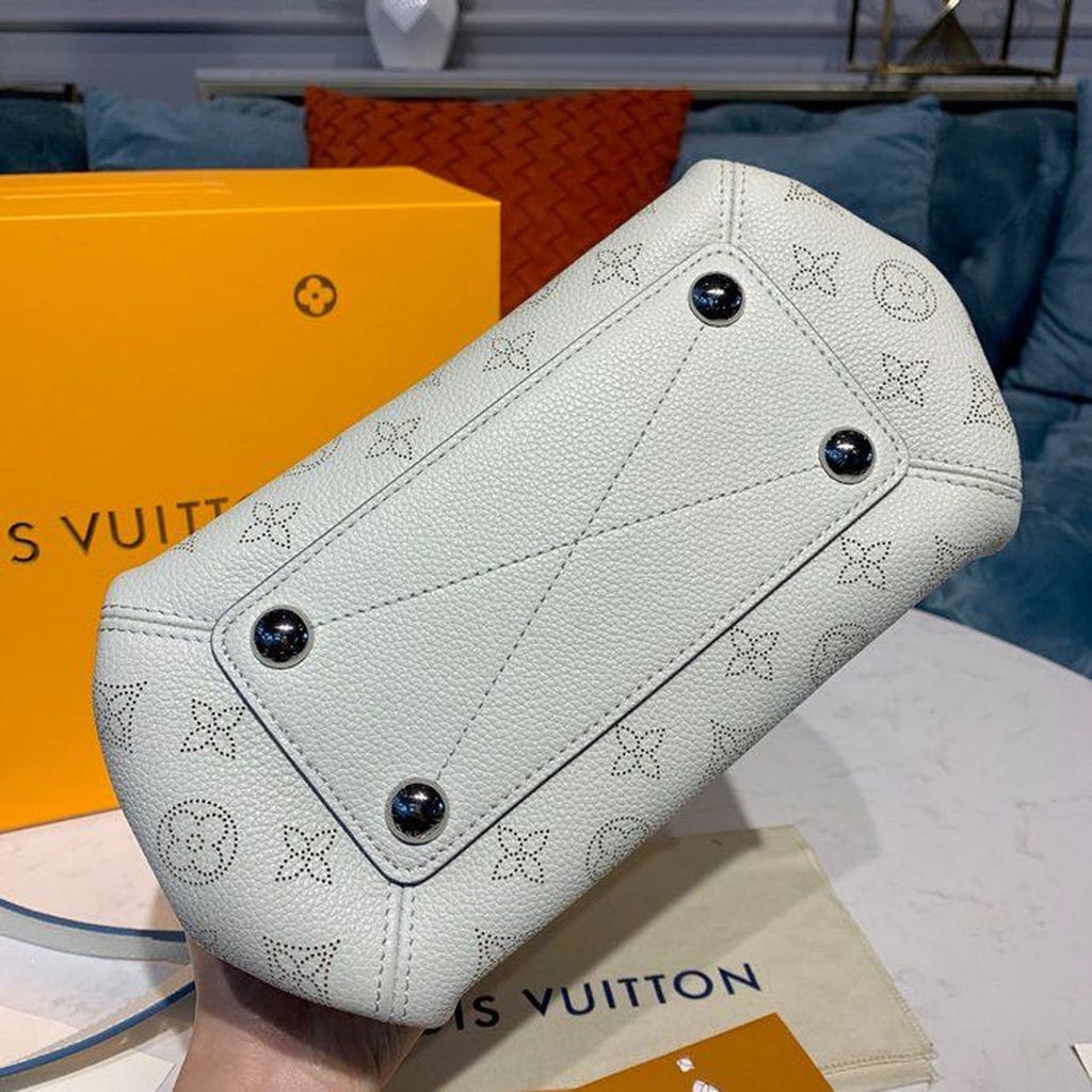 Louis Vuitton Beaubourg Hobo MM Ivory For Women,  Shoulder And Crossbody Bags 12.6in/32cm Louis Vuitton