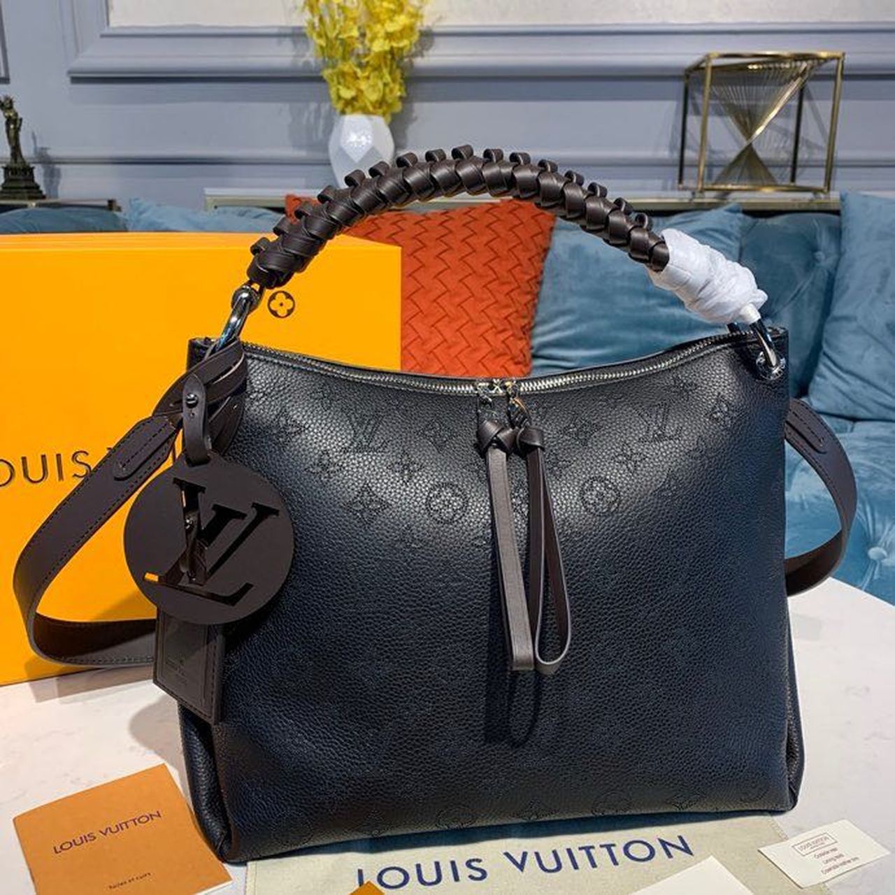 Louis Vuitton Beaubourg Hobo MM Black For Women,  Shoulder And Crossbody Bags 12.6in/32cm Louis Vuitton M56073