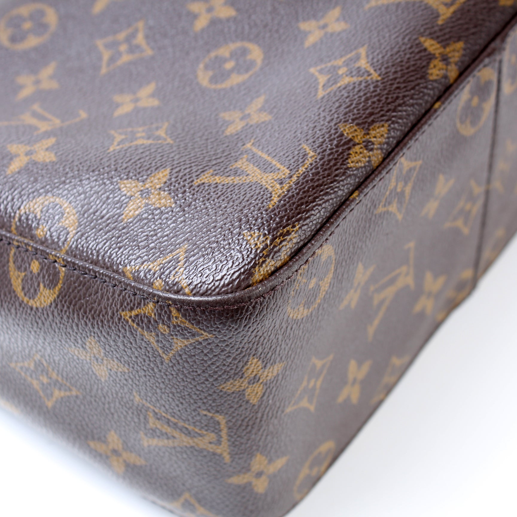 Looping MM Monogram
