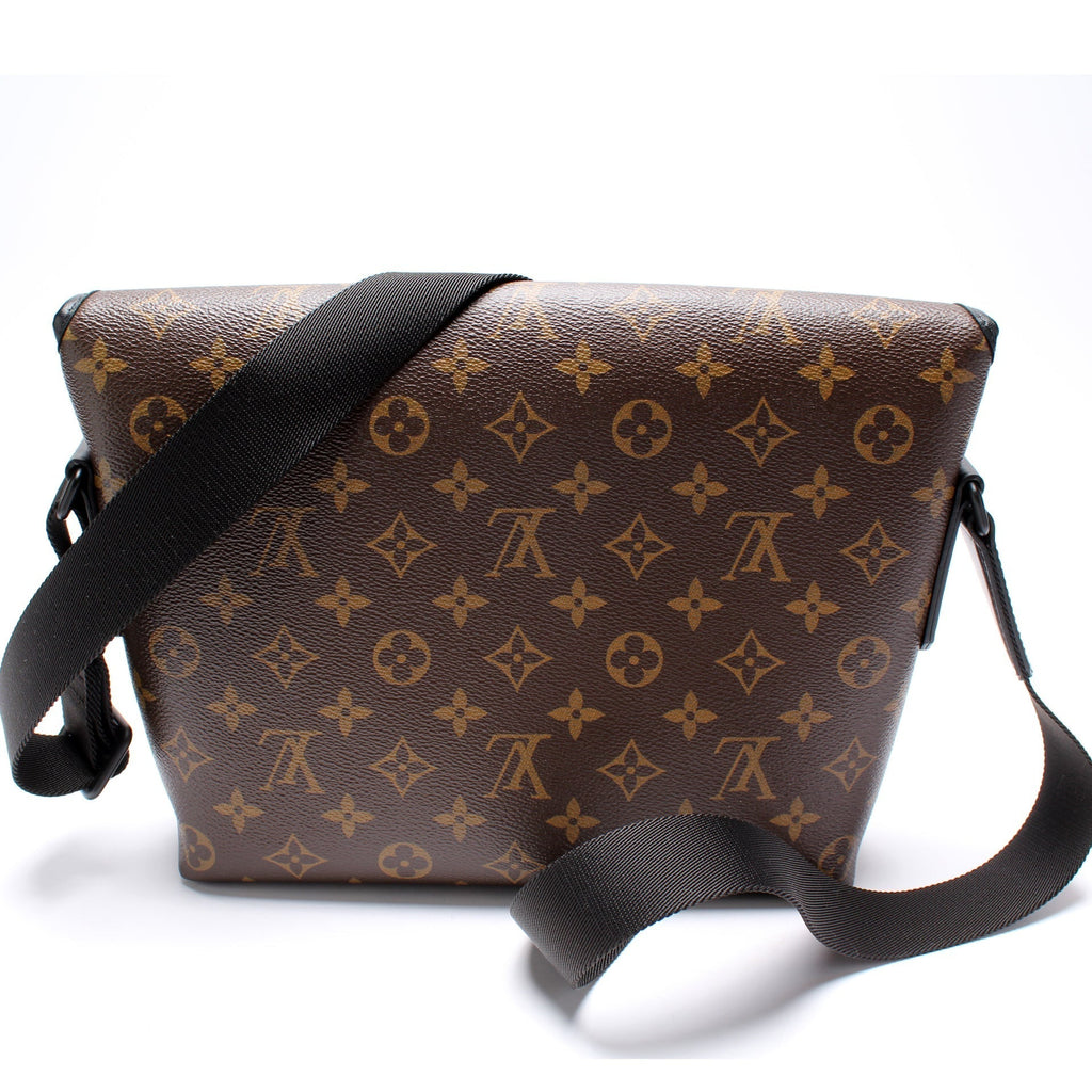 Magnetic Messenger Monogram Macassar