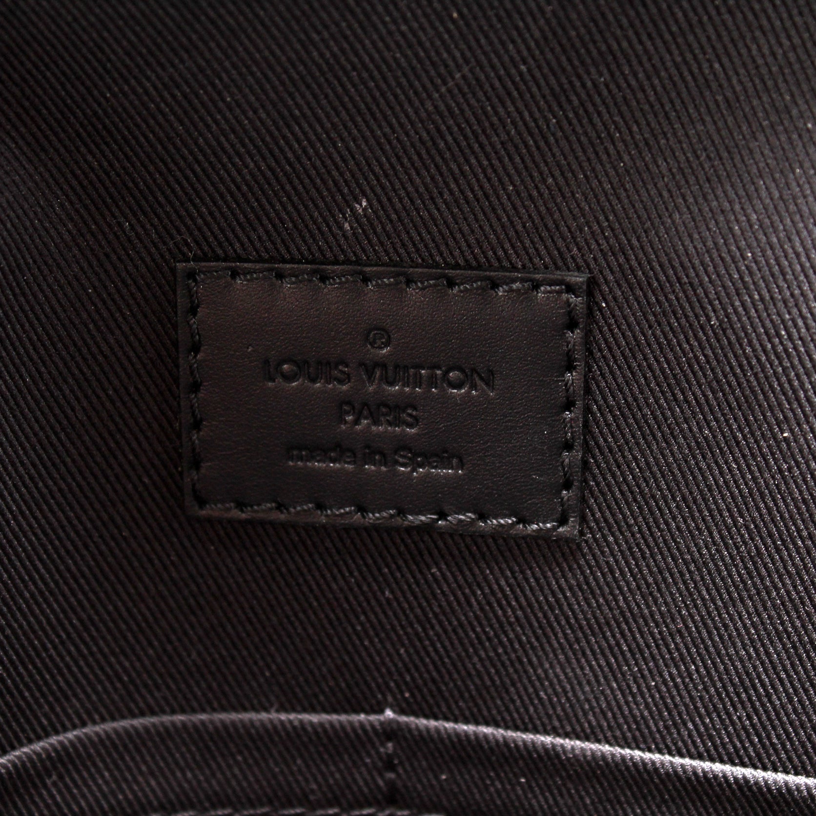 Magnetic Messenger Monogram Macassar