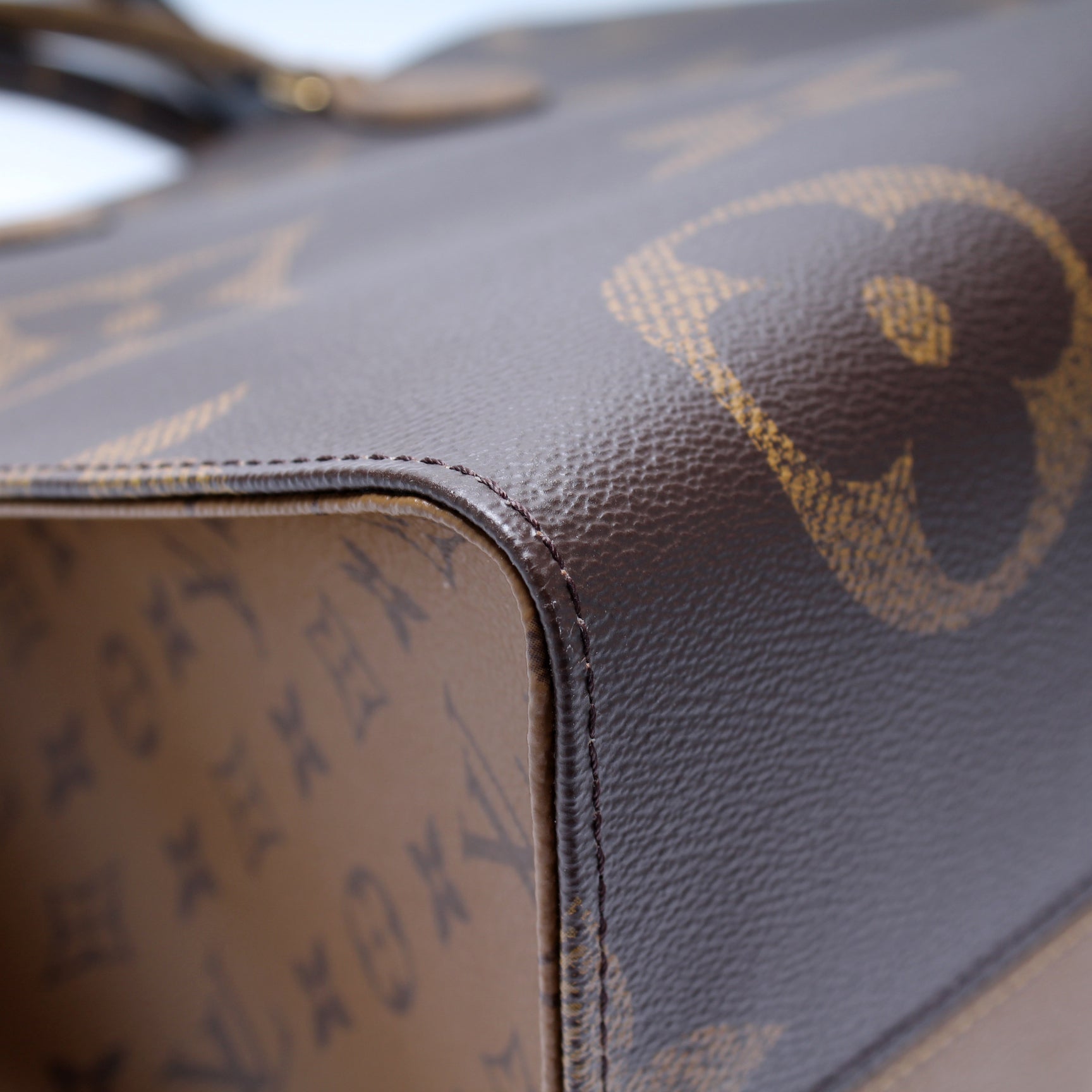 ONTHEGO GM Reverse Monogram