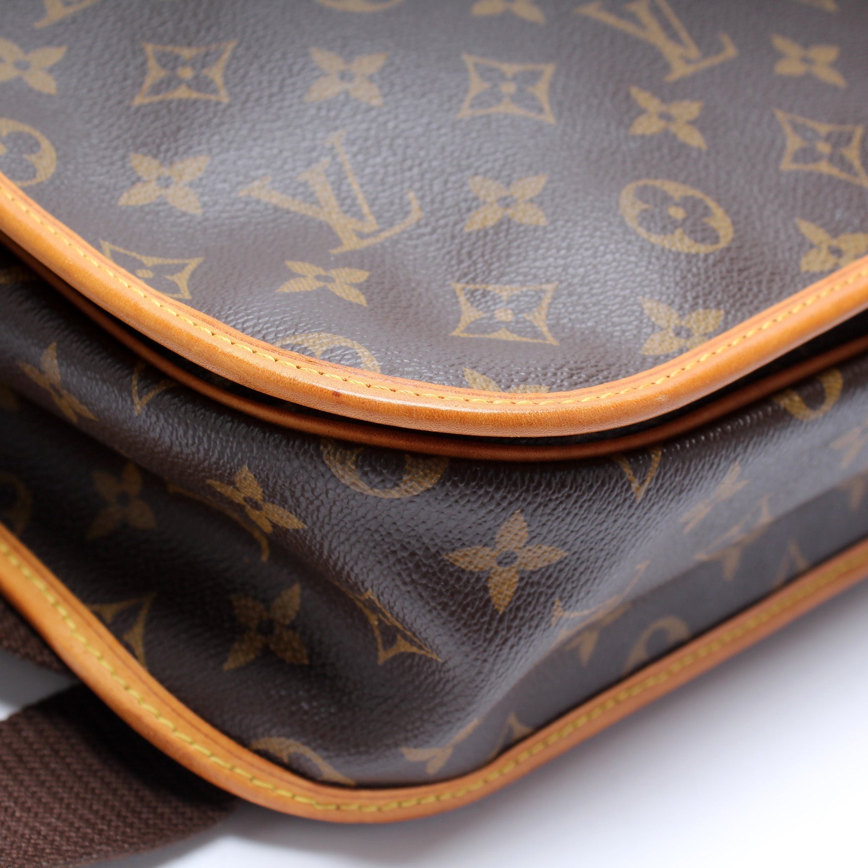 Bosphore Messenger GM Monogram