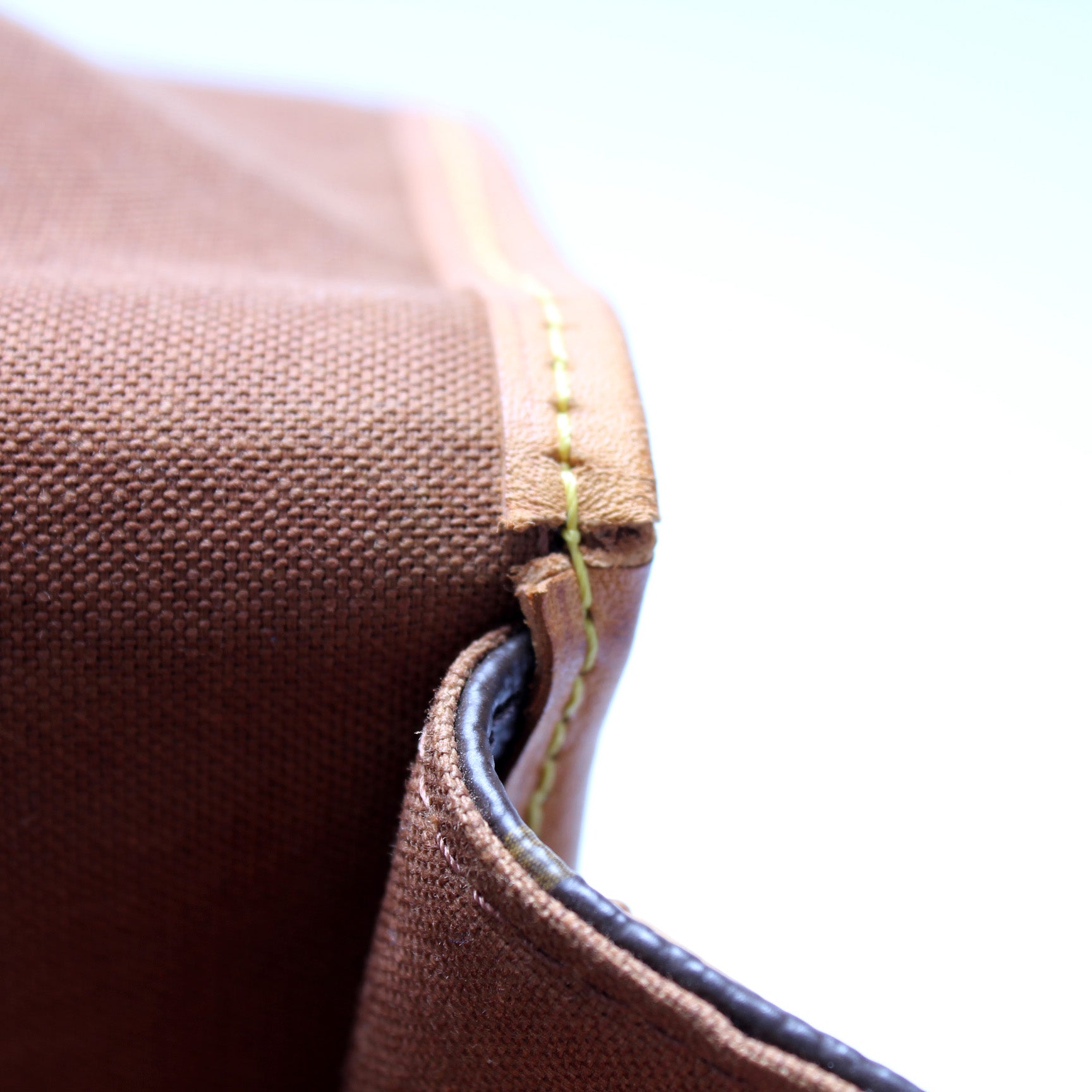 Bosphore Messenger GM Monogram