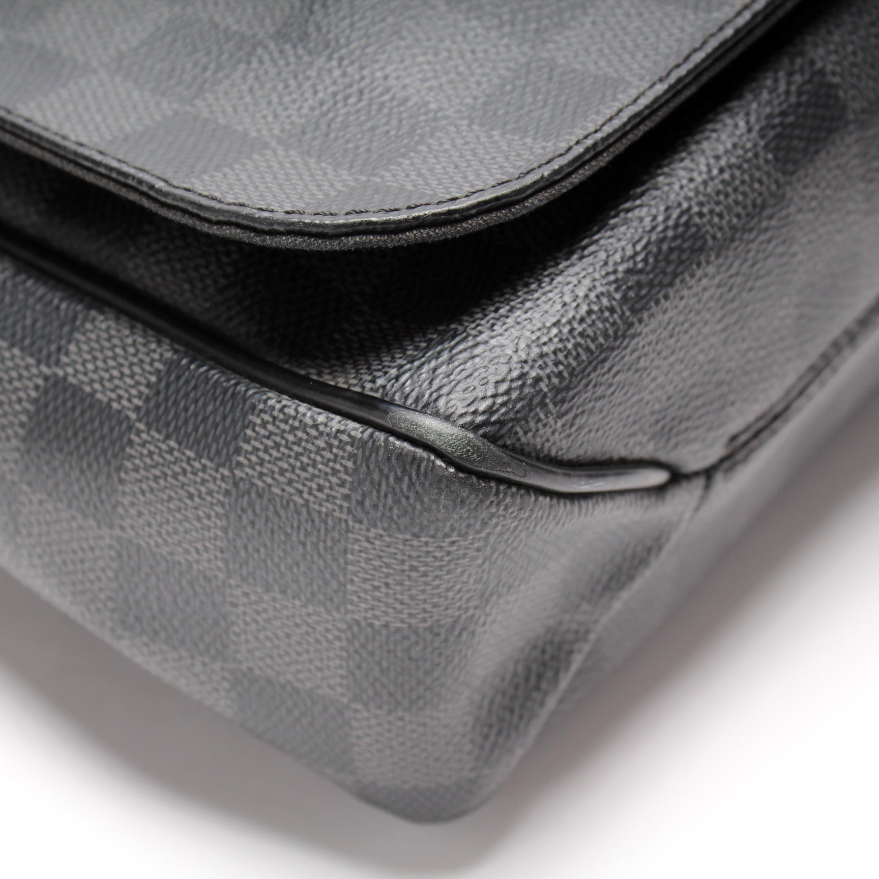 District MM Damier Graphite