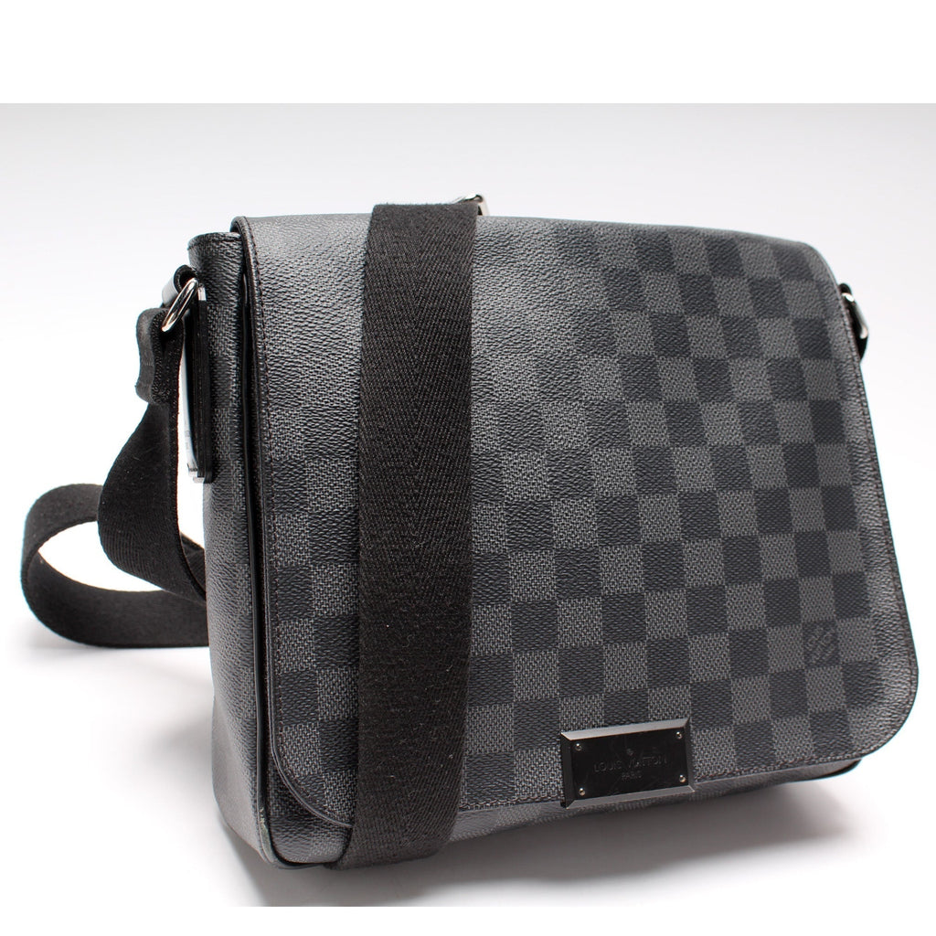 District PM Damier Graphite