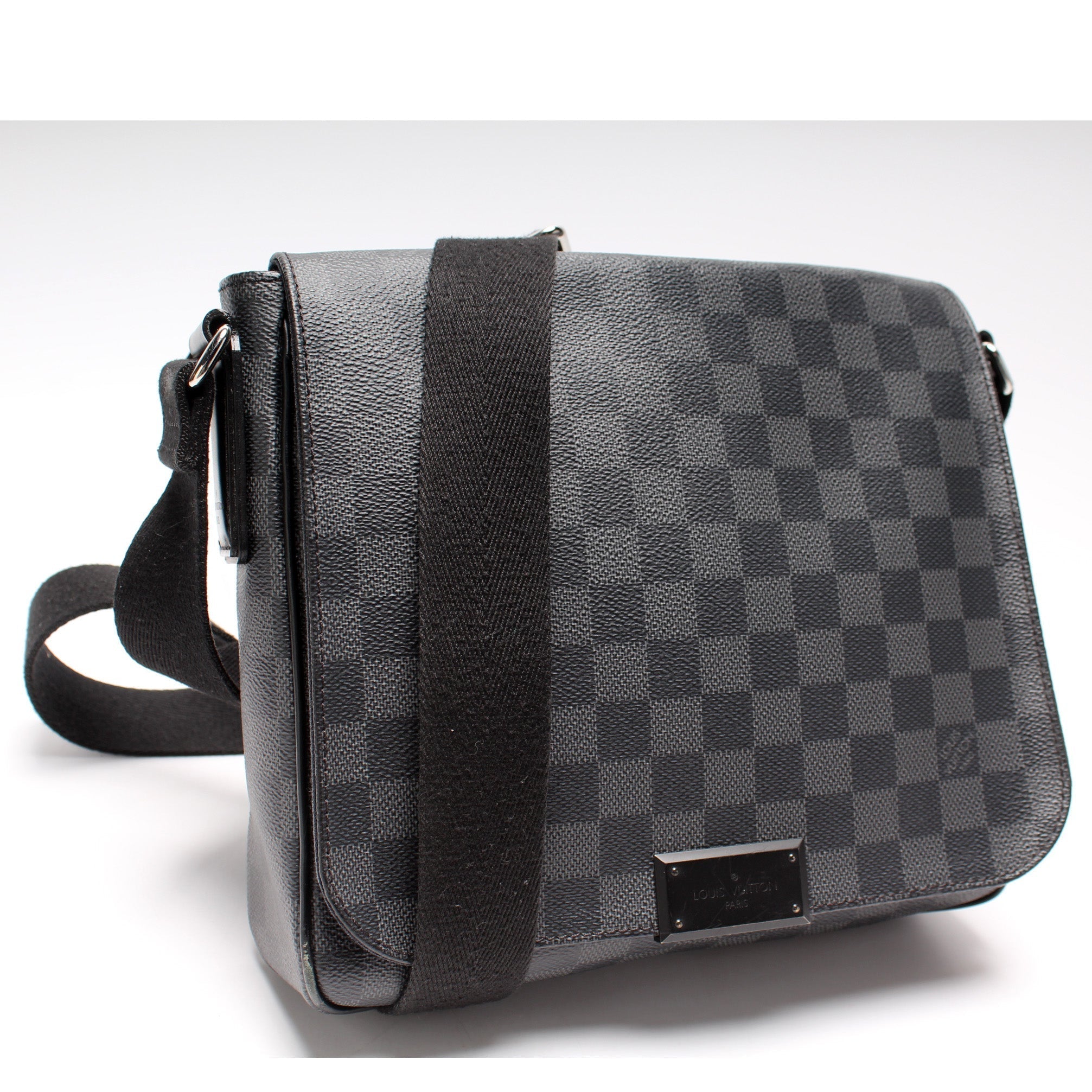 District PM Damier Graphite