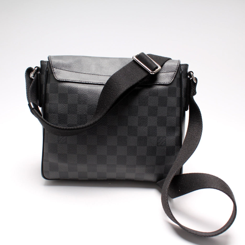 District PM Damier Graphite
