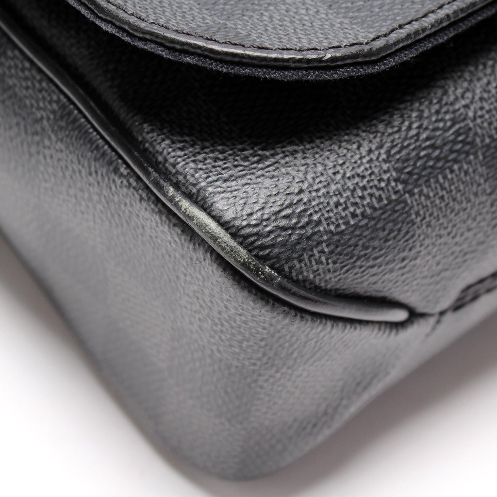 District PM Damier Graphite