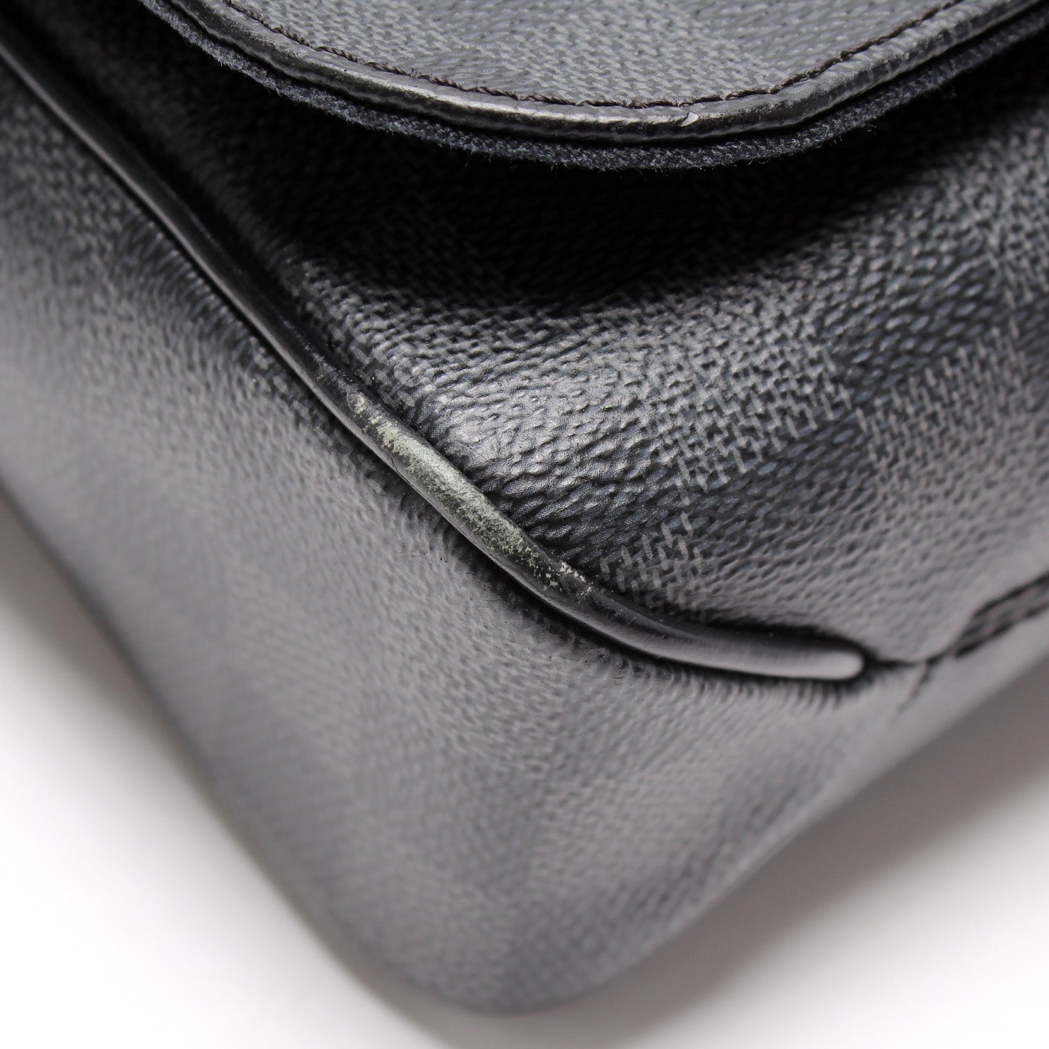 District PM Damier Graphite