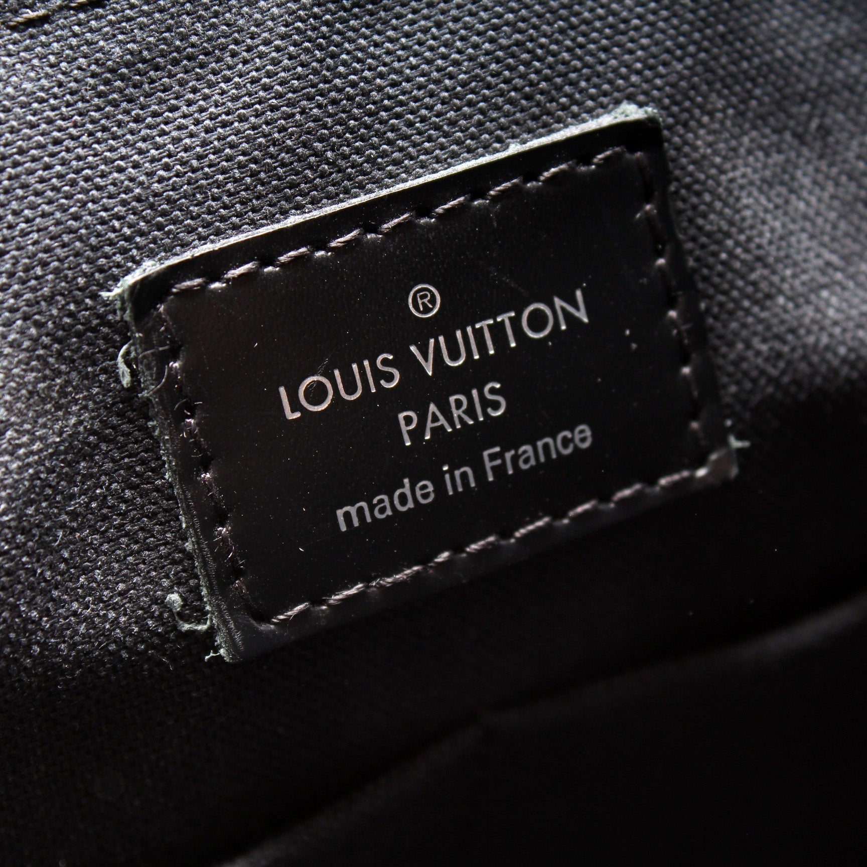 District PM Damier Graphite