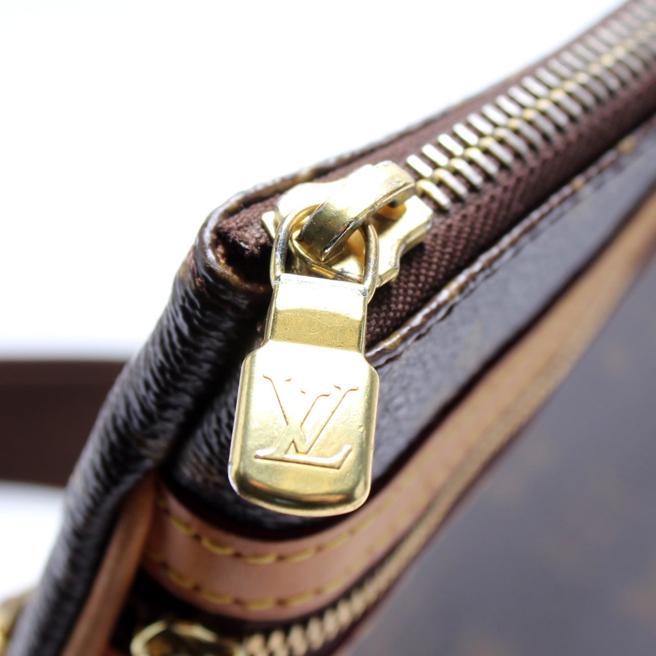 Pochette Bosphore Monogram