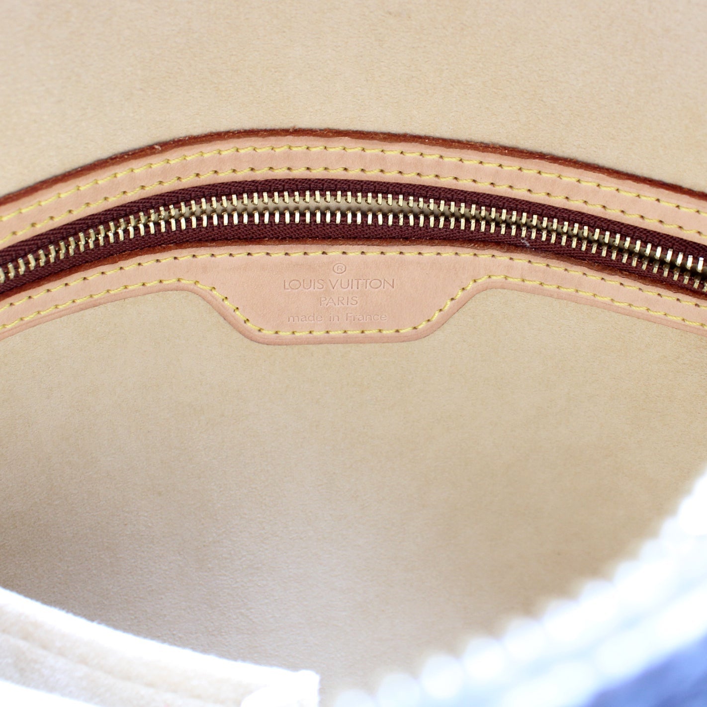 Looping GM Monogram