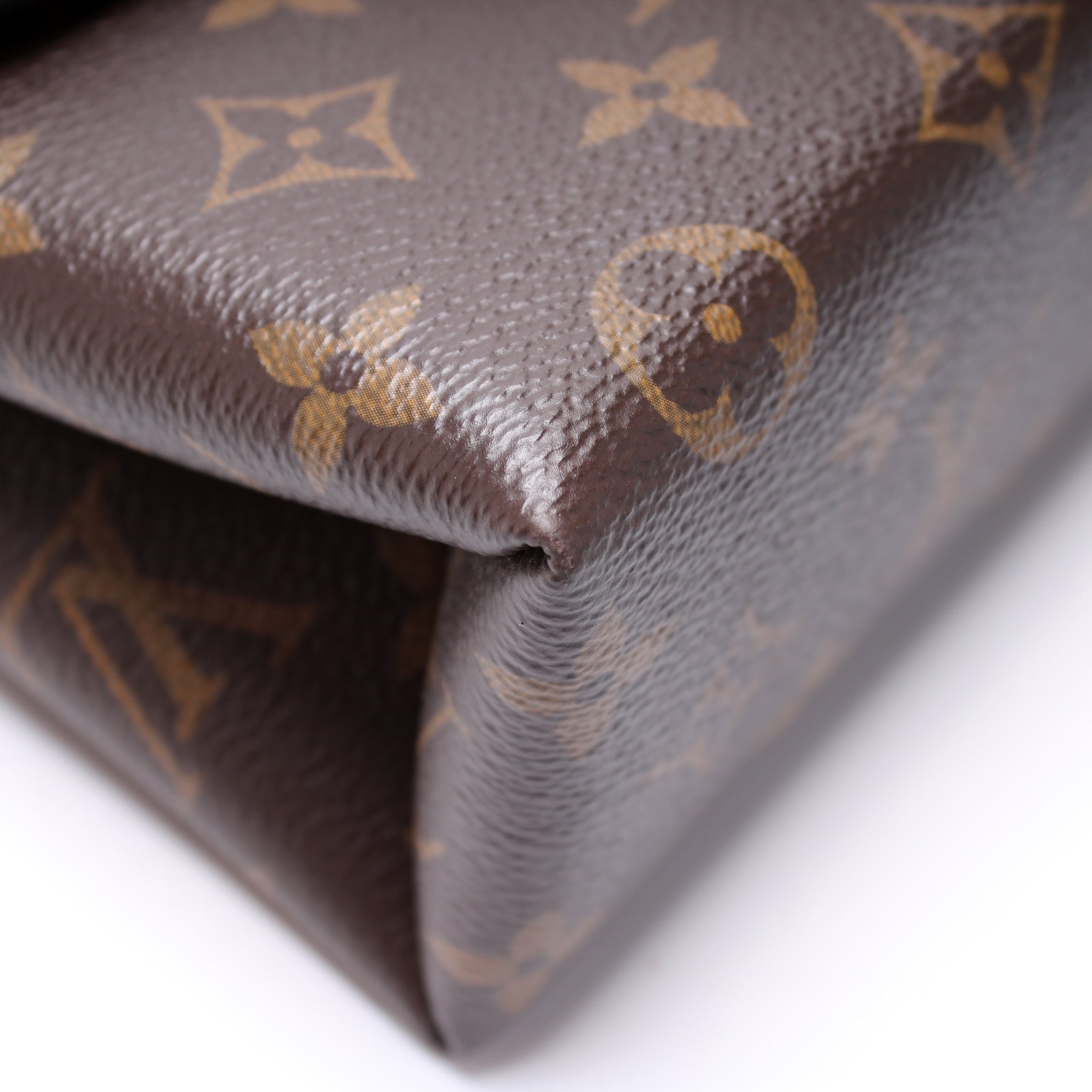Locky BB Monogram