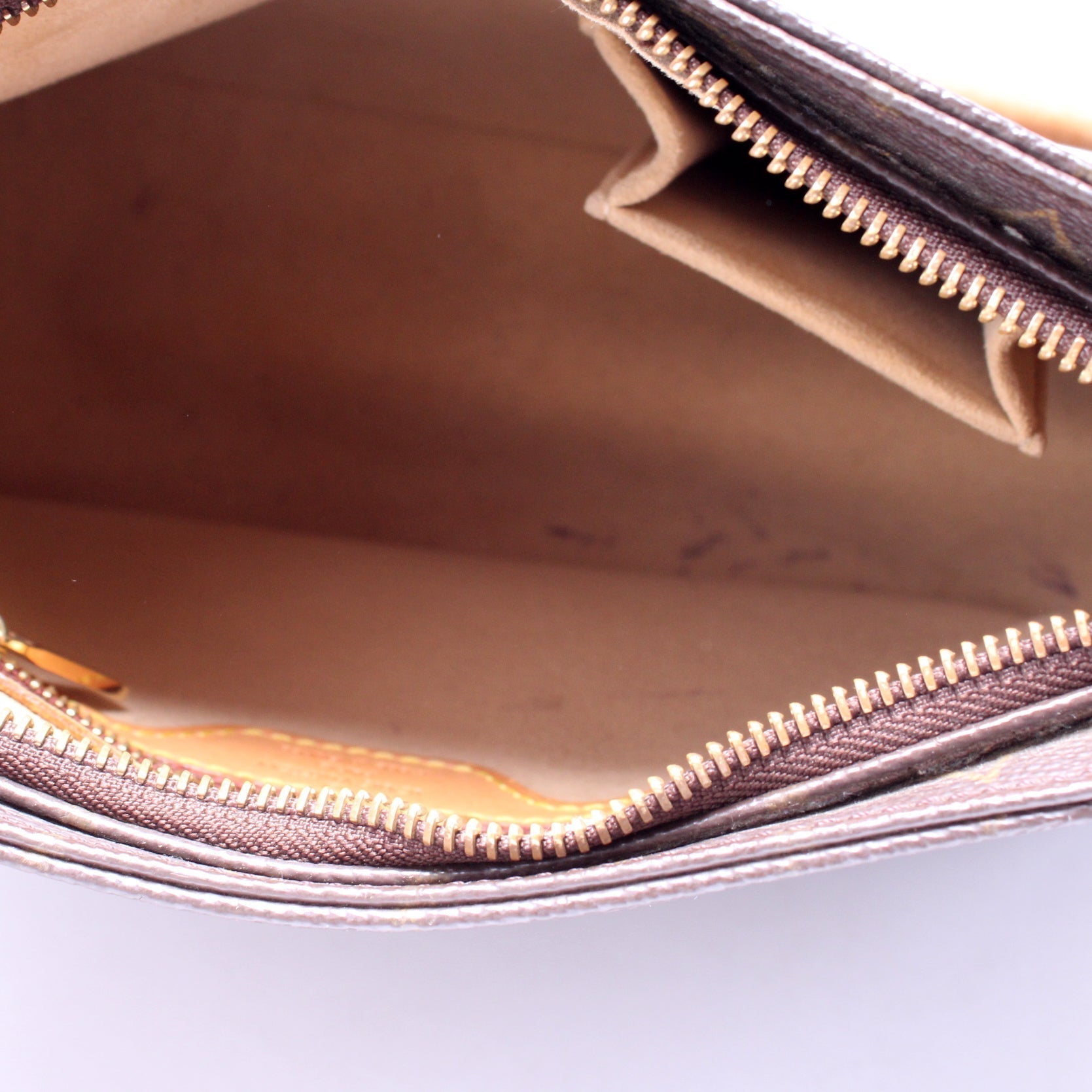 Looping MM Monogram