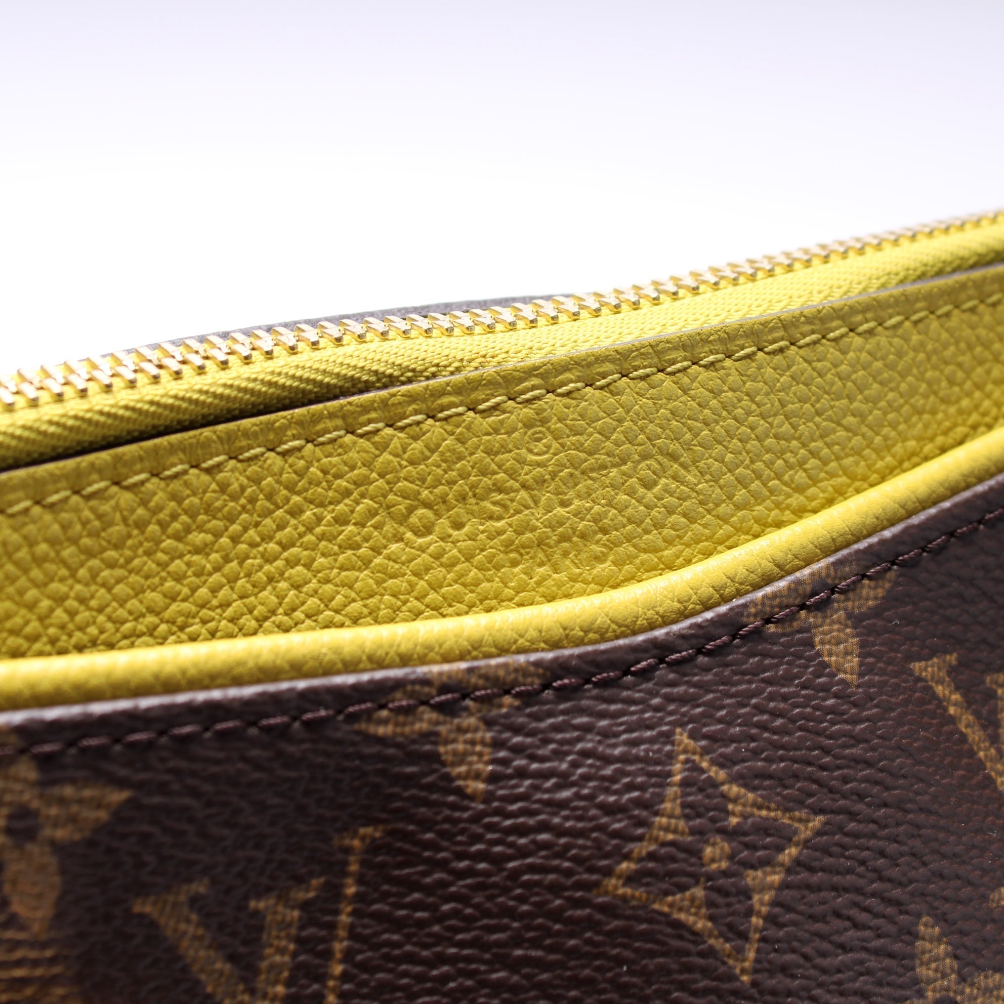 Pallas Tote Monogram Canvas Side