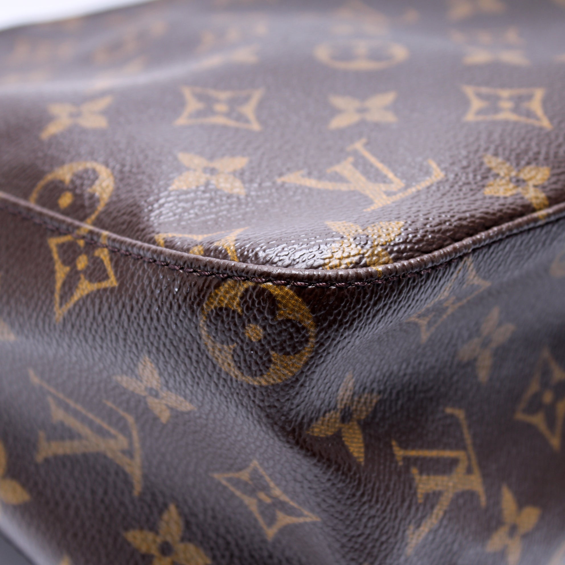 Looping MM Monogram