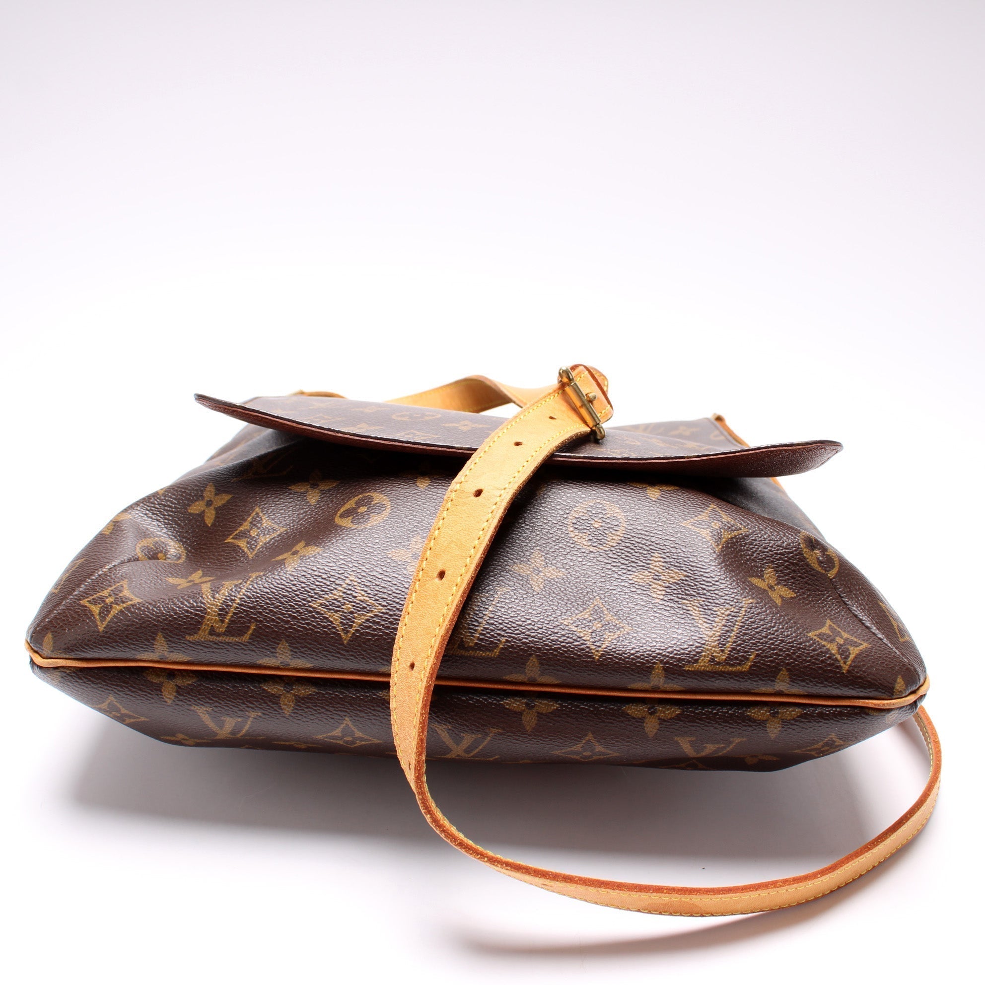 M1:1 Reptte Messenger Monogram