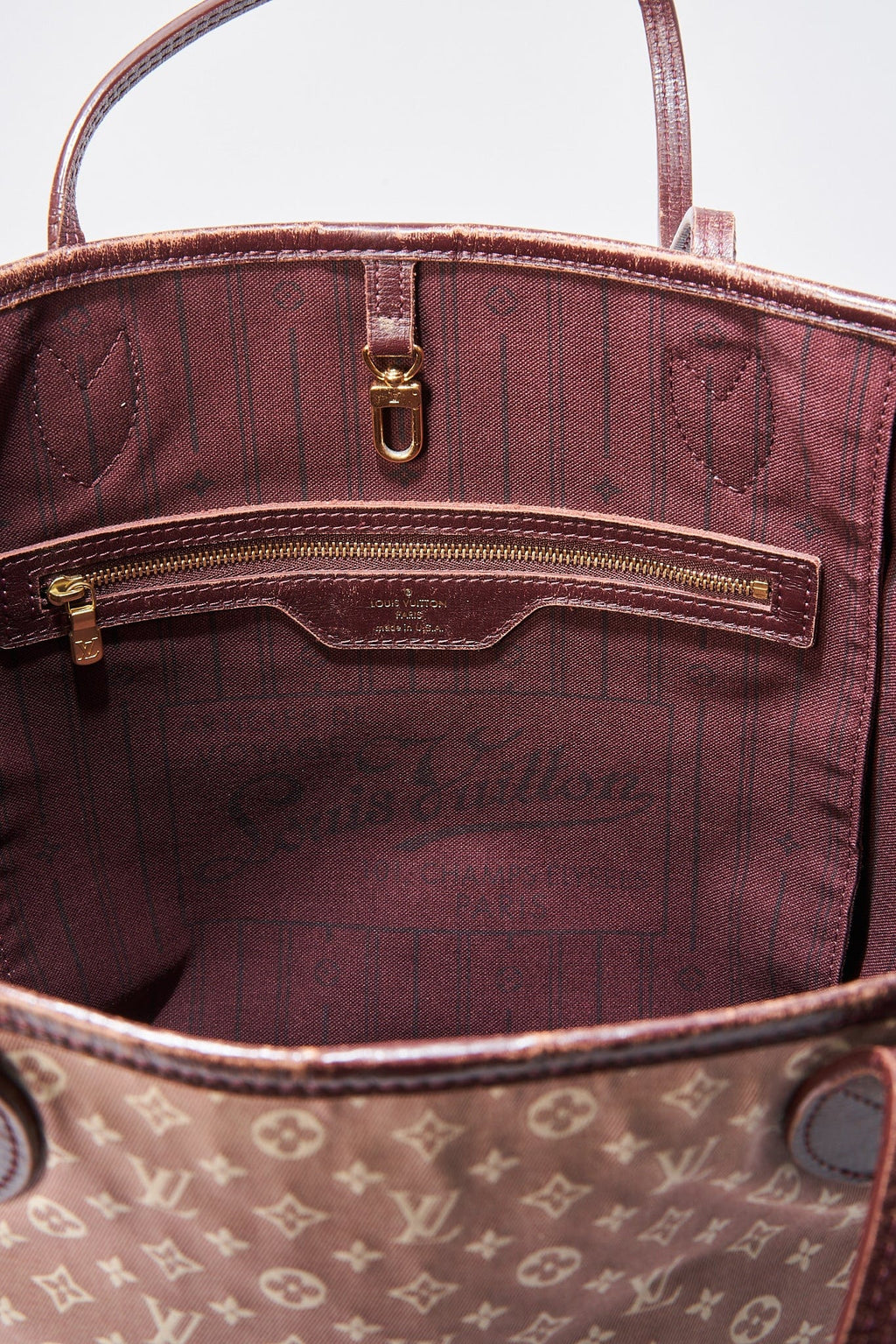 Louis Vuitton Neverfull MM in Burgundy Monogram Canvas