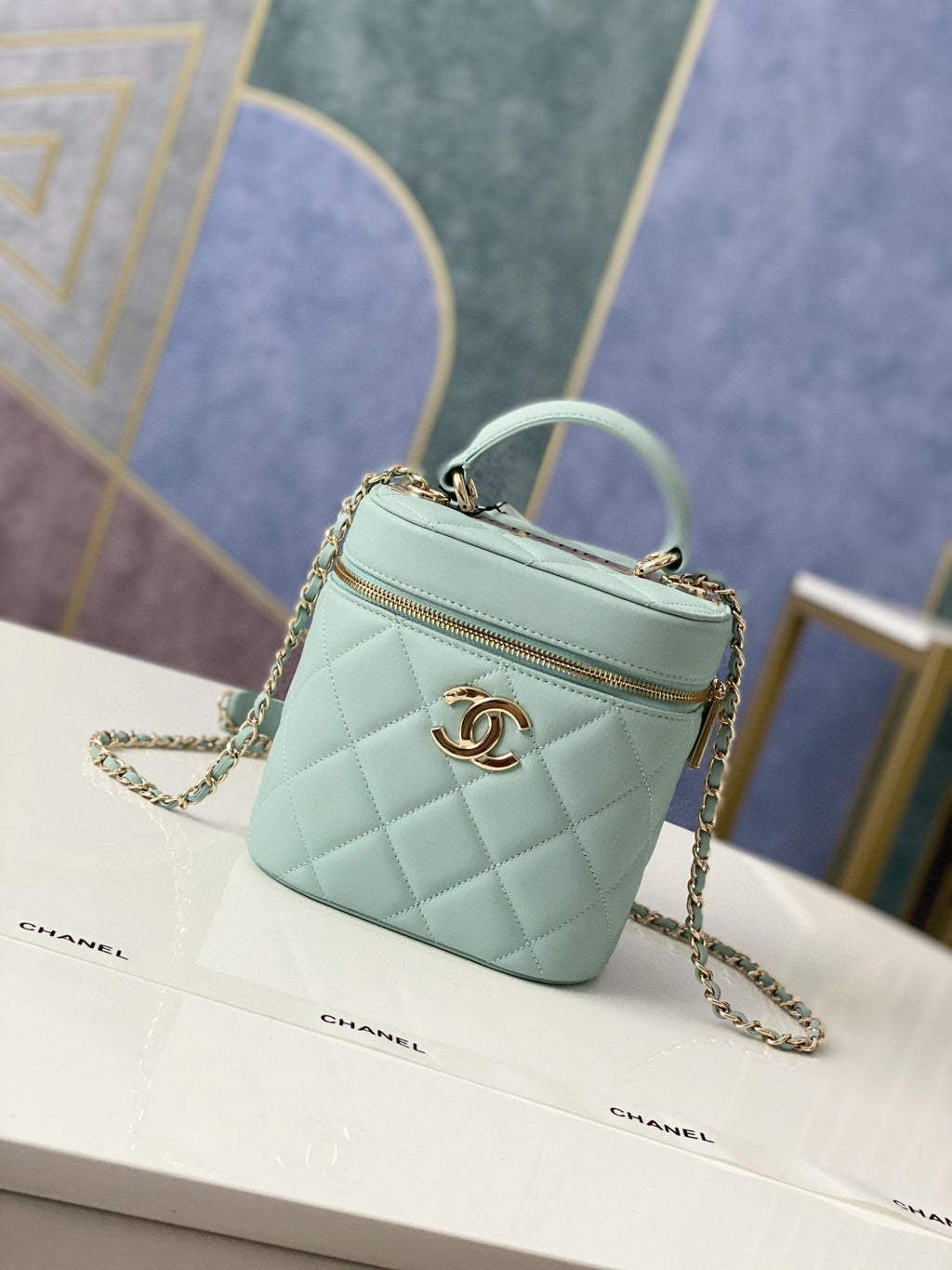 Chanelouis Vuittonanity Case Gold Hardware Light Green For Women, Women’s Handbags, Shoulder Bags 9.4in/24cm 