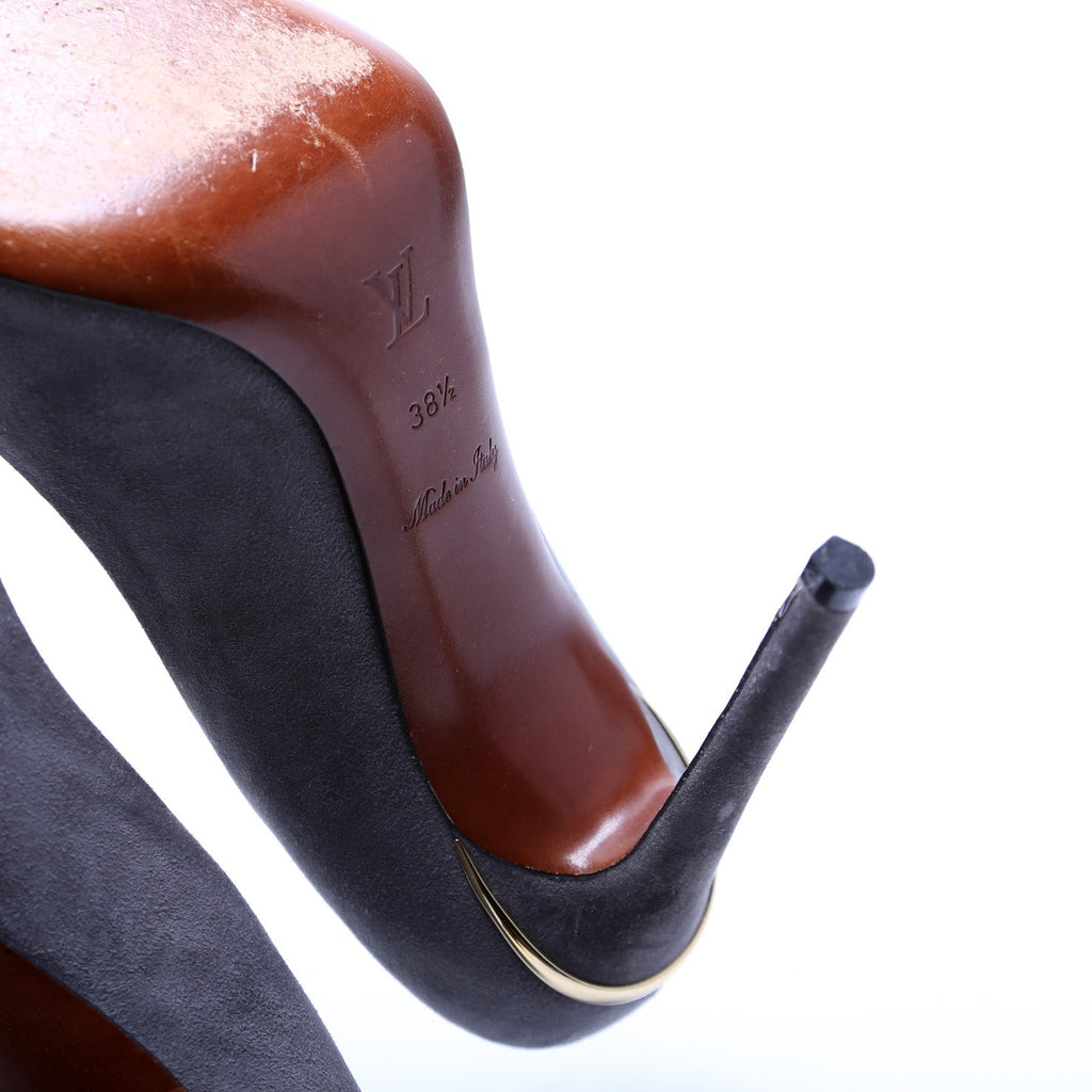 Louis Vuitton Pointed Toe Pumps Size 38.5