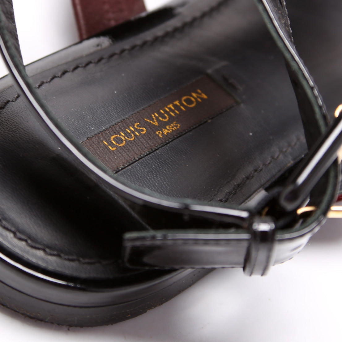 Louis Vuitton V Logo Sandals Size 39