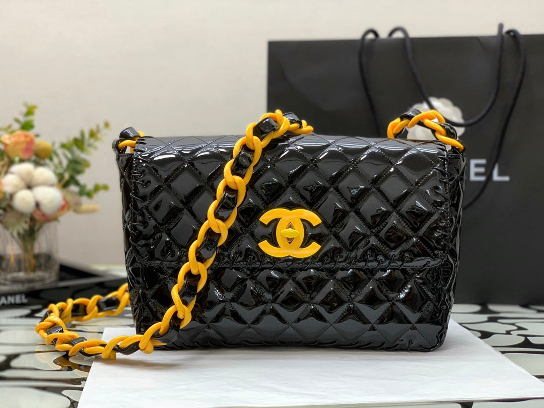Chanelouis Vuittoninyl Classic Black and Yellow Shoulder bag For Women 29cm/11.5in