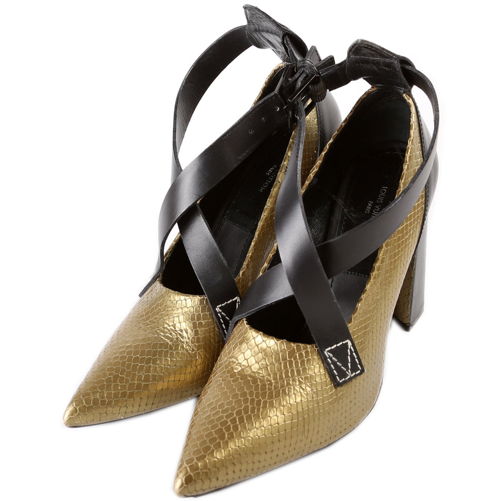 Louis Vuitton Pointed Toe Pumps Size 39