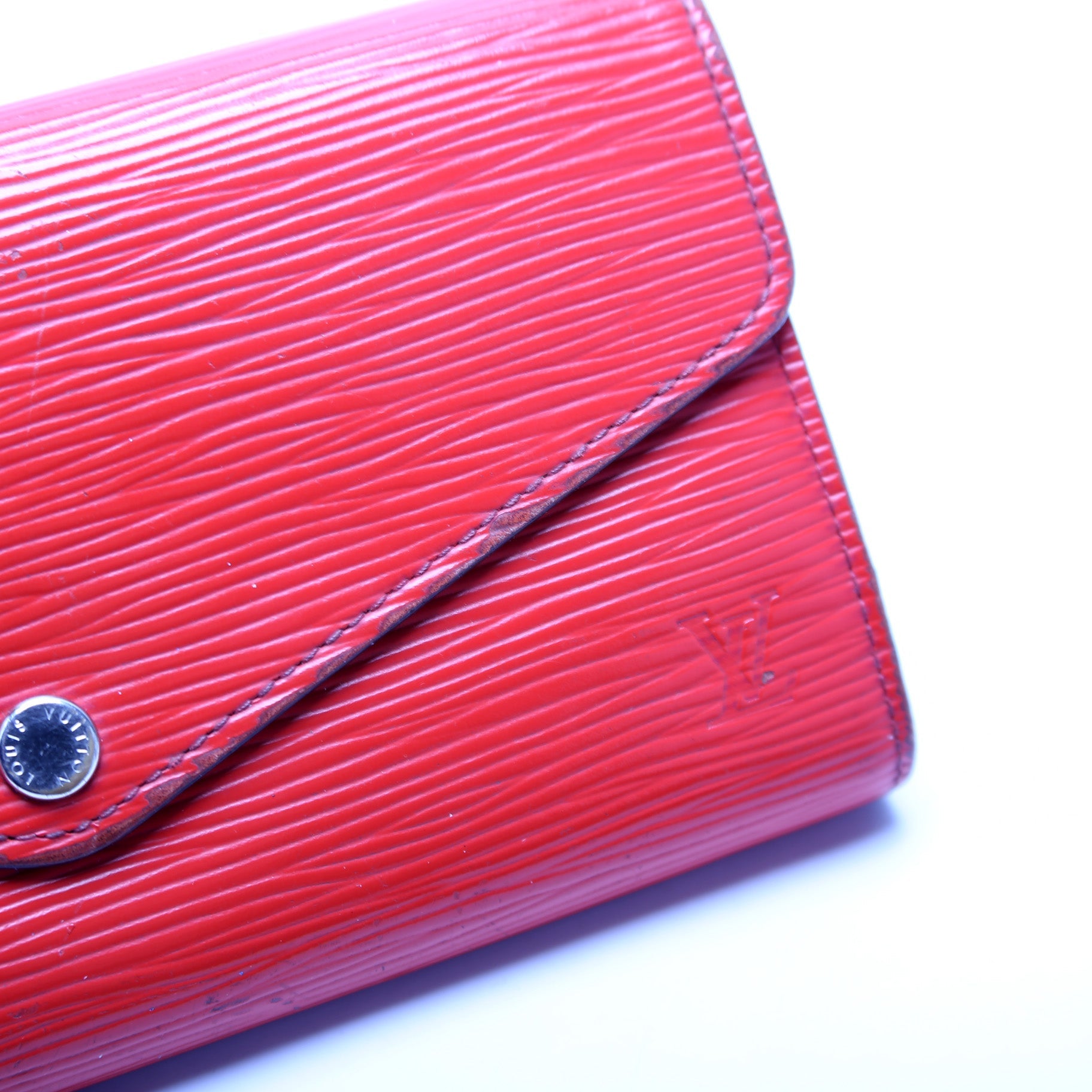 Louis Vuitton Sarah Wallet Epi Newer