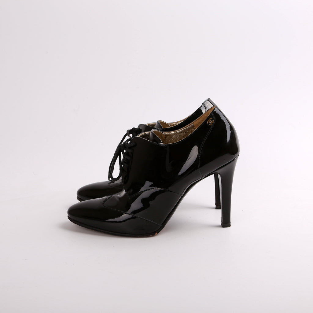 Chanel Ptnt Oxford Lace Up booties Size 36